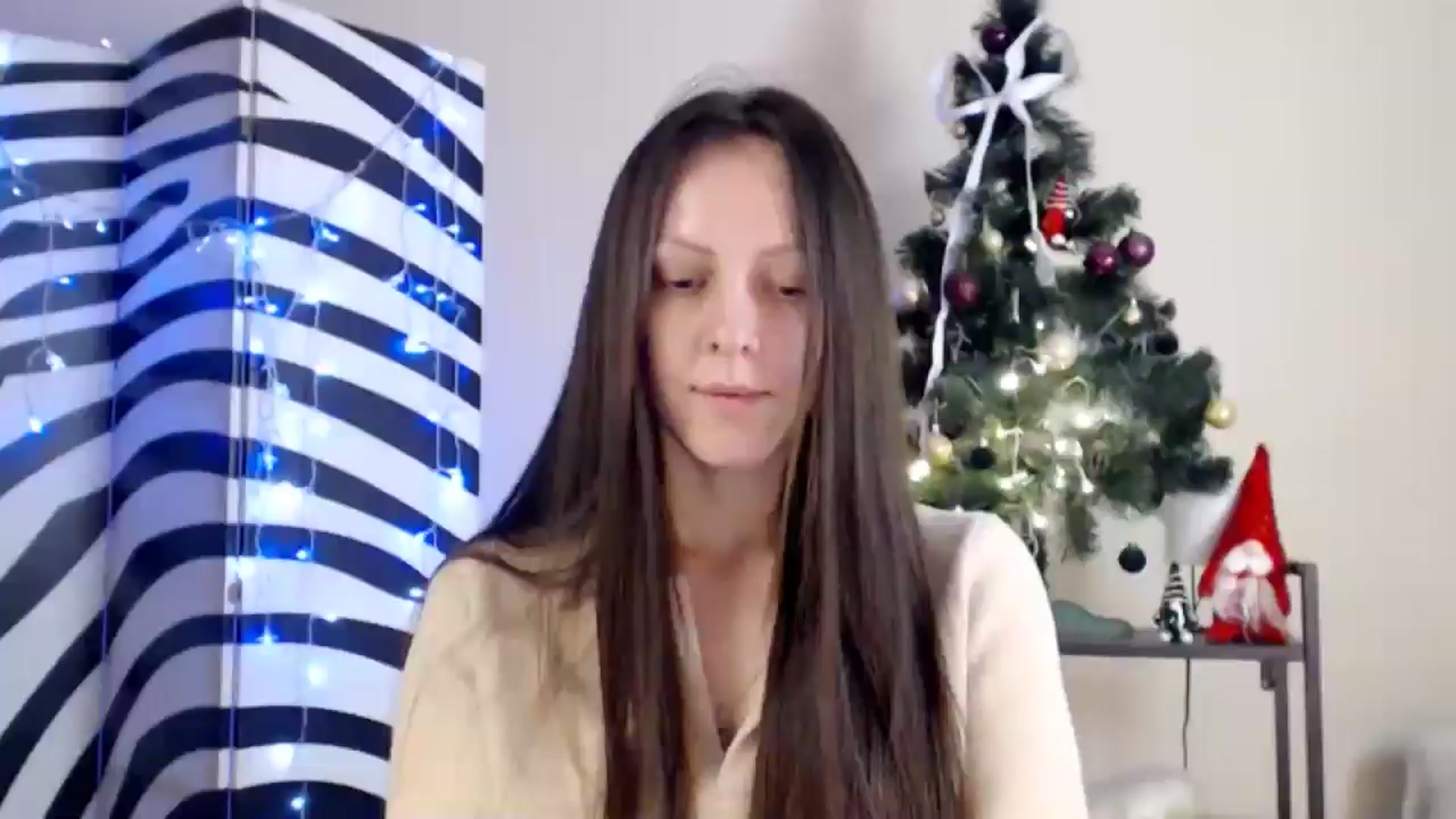 Gallery image thumbnail from BareflySi's myfreecams stream on, 11/17/2025, 15:30 image 17 of 20
