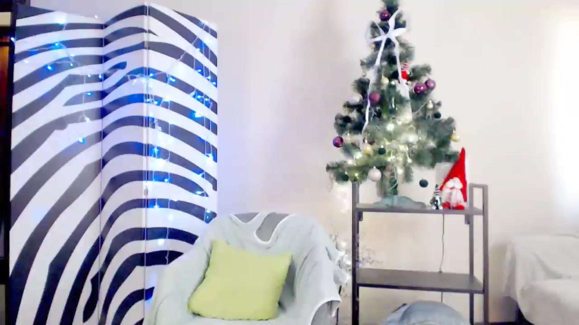 Gallery image thumbnail from BareflySi's myfreecams stream on, 11/21/2025, 13:58 image 12 of 20