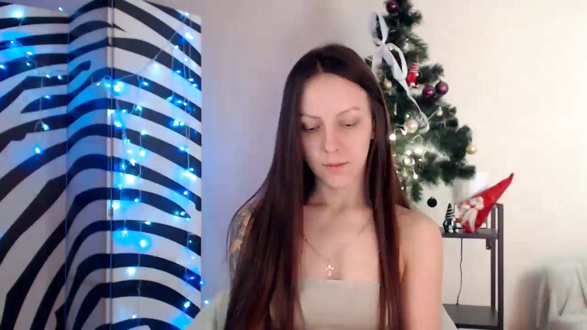Gallery image thumbnail from BareflySi's myfreecams stream on, 12/04/2025, 11:24 image 13 of 20