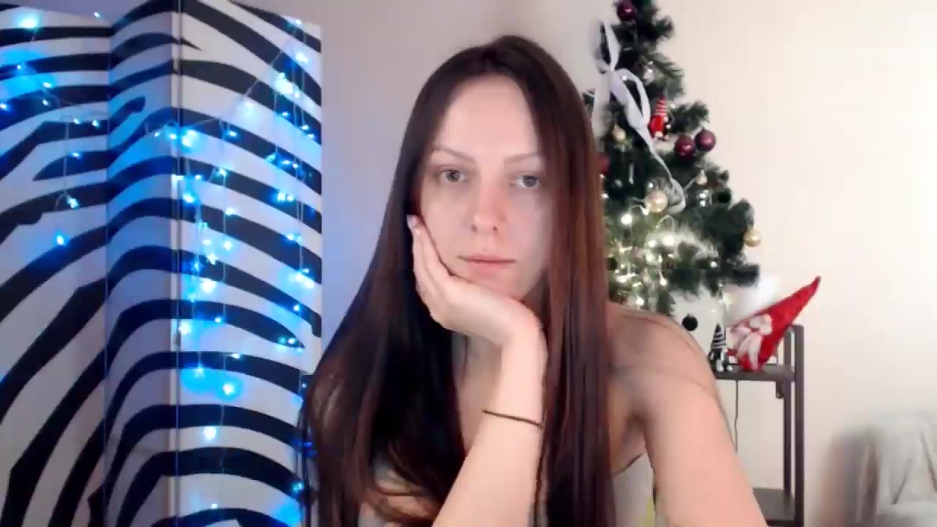 Gallery image thumbnail from BareflySi's myfreecams stream on, 12/04/2025, 11:24 image 8 of 20