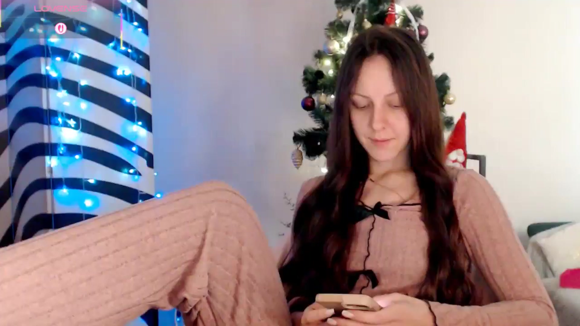 Gallery image thumbnail from BareflySi's myfreecams stream on, 12/23/2025, 12:09 image 2 of 20