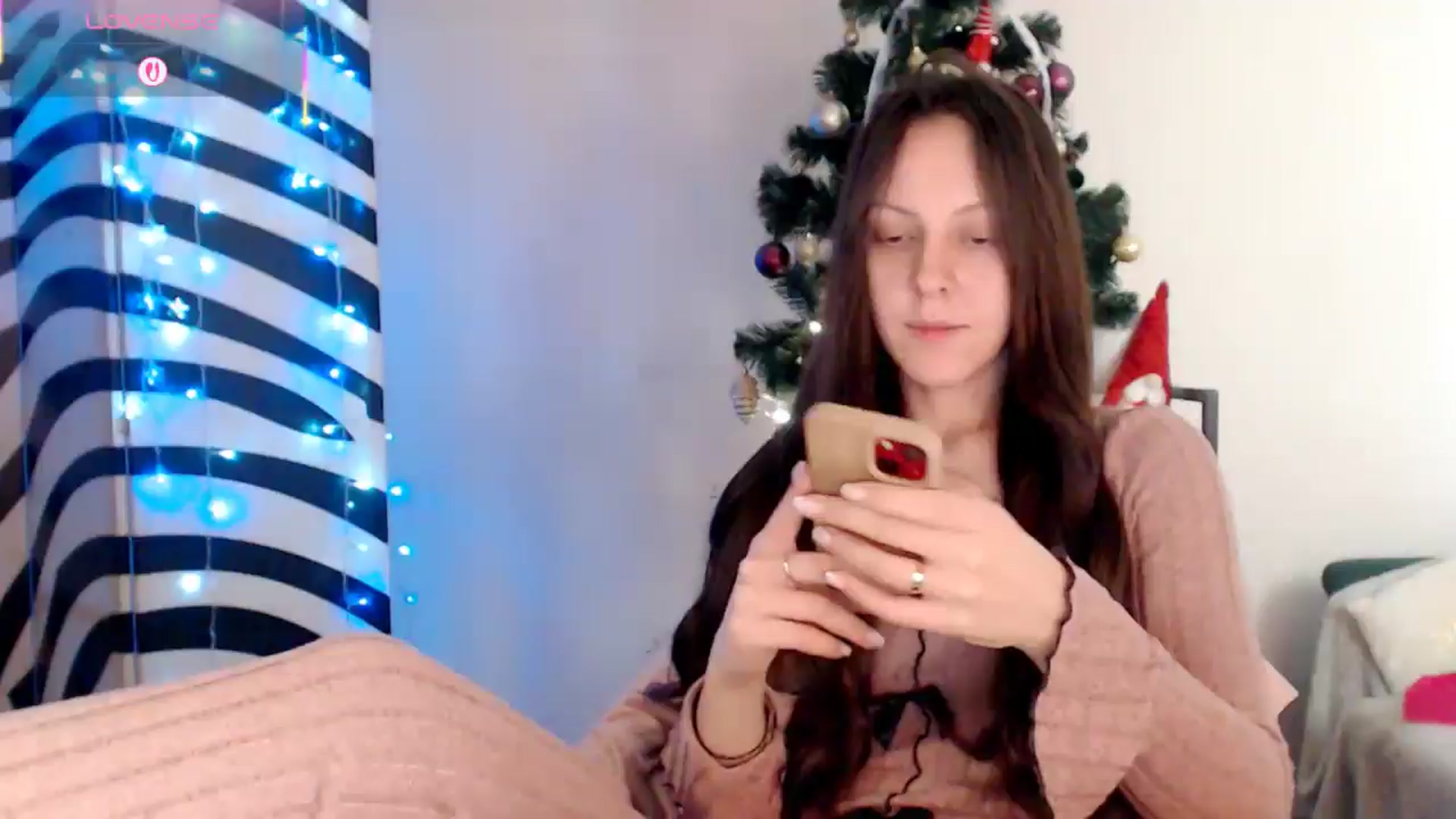 Gallery image thumbnail from BareflySi's myfreecams stream on, 12/23/2025, 12:09 image 4 of 20