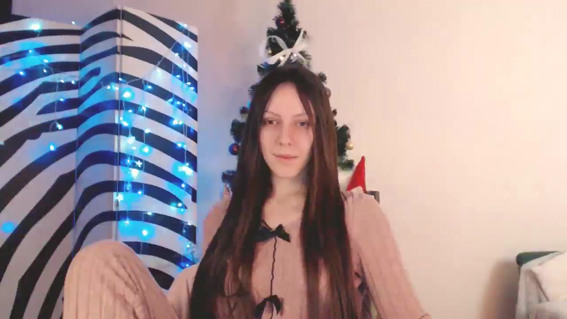 Gallery image thumbnail from BareflySi's myfreecams stream on, 12/28/2025, 15:40 image 16 of 20