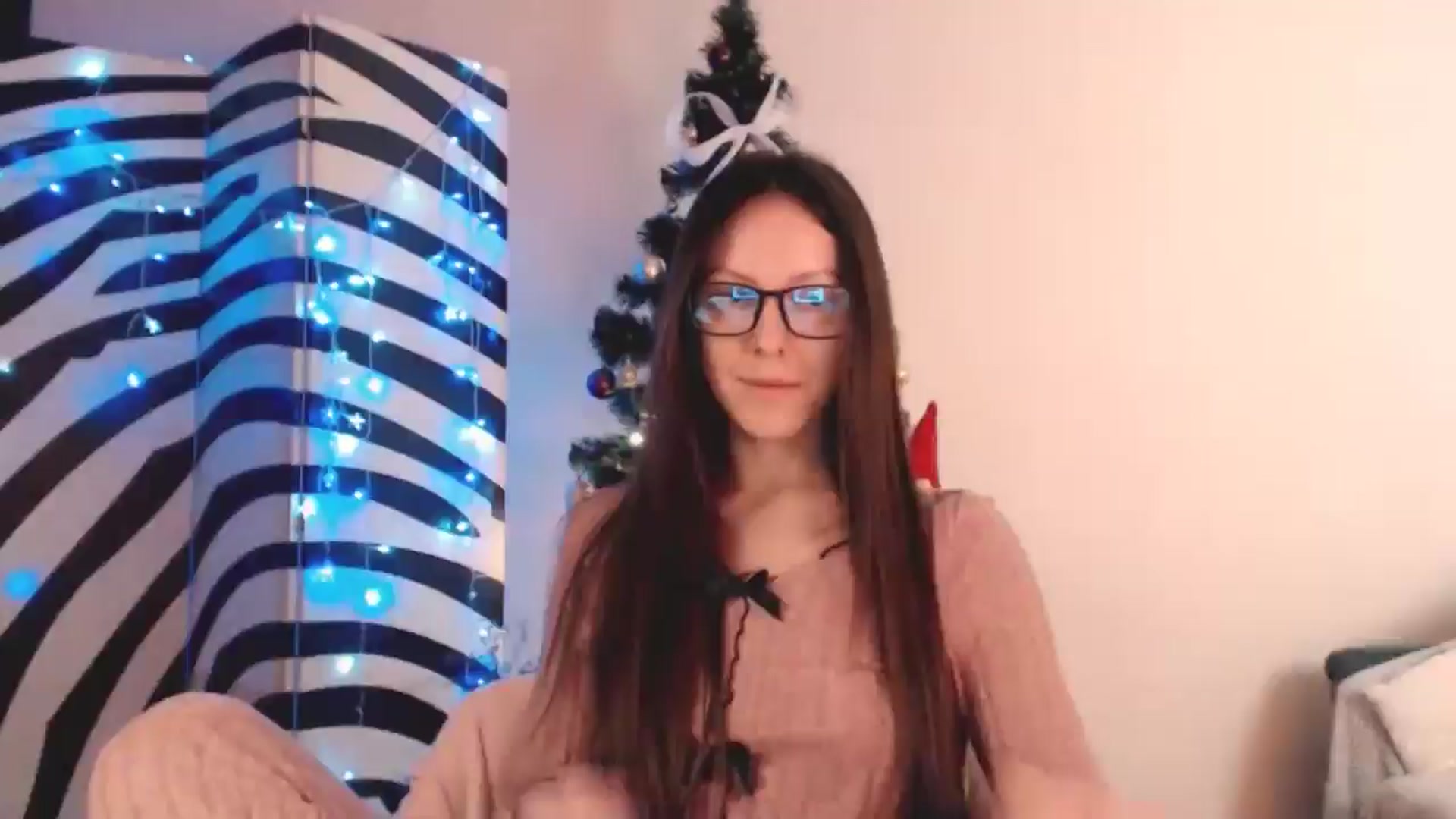 Gallery image thumbnail from BareflySi's myfreecams stream on, 12/28/2025, 15:40 image 1 of 20