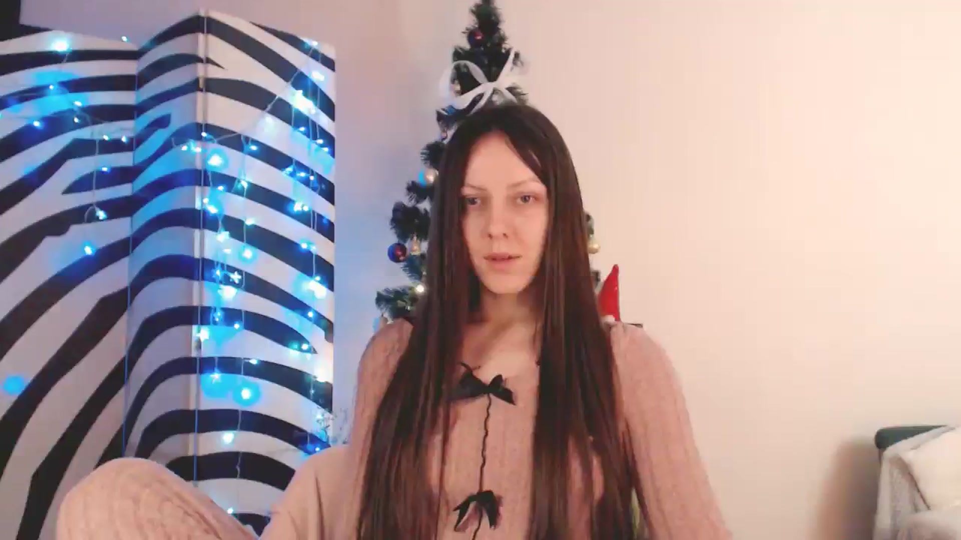 Gallery image thumbnail from BareflySi's myfreecams stream on, 12/28/2025, 15:40 image 4 of 20