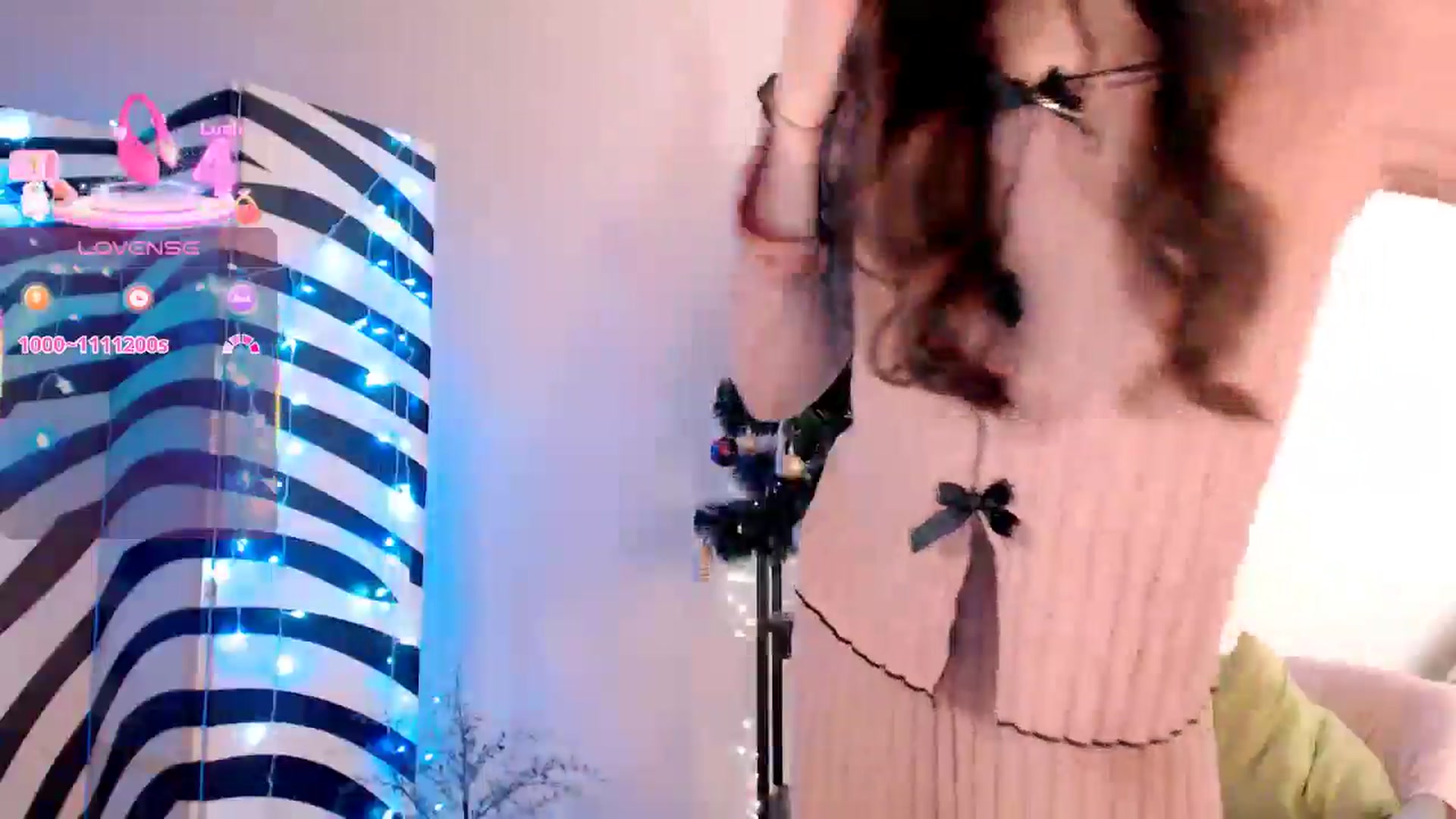 Gallery image thumbnail from BareflySi's myfreecams stream on, 12/29/2025, 15:50 image 13 of 20