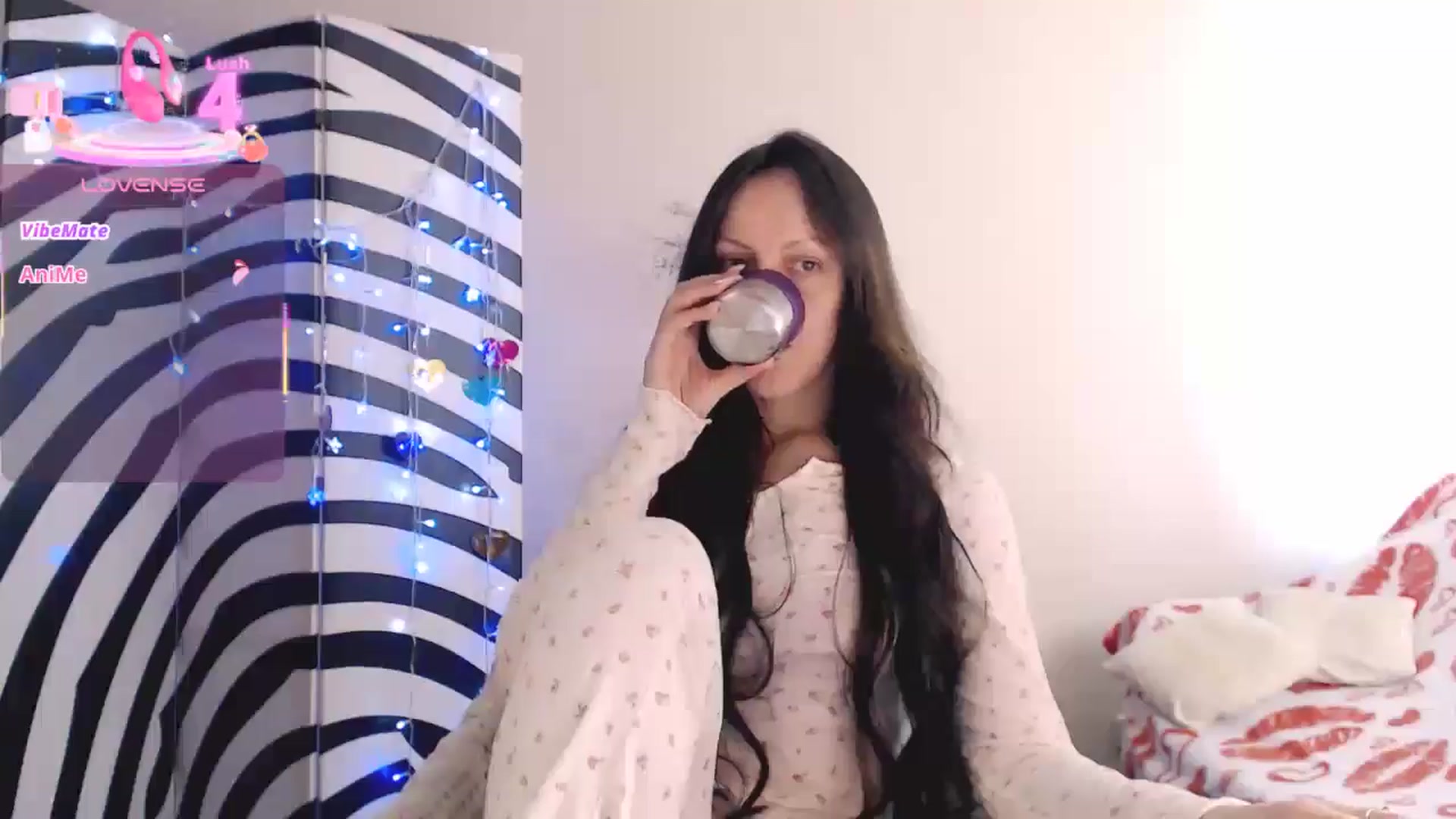 Gallery image thumbnail from BareflySi's myfreecams stream on, 03/19/2026, 12:15 image 18 of 20