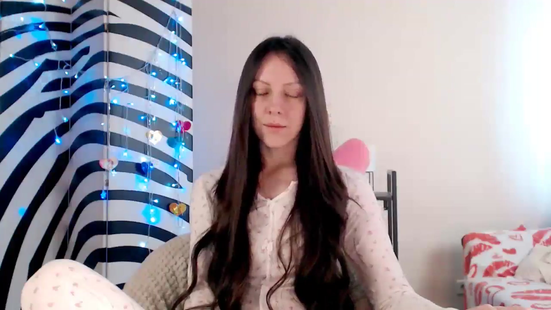 Gallery image thumbnail from BareflySi's myfreecams stream on, 03/23/2026, 11:22 image 11 of 20