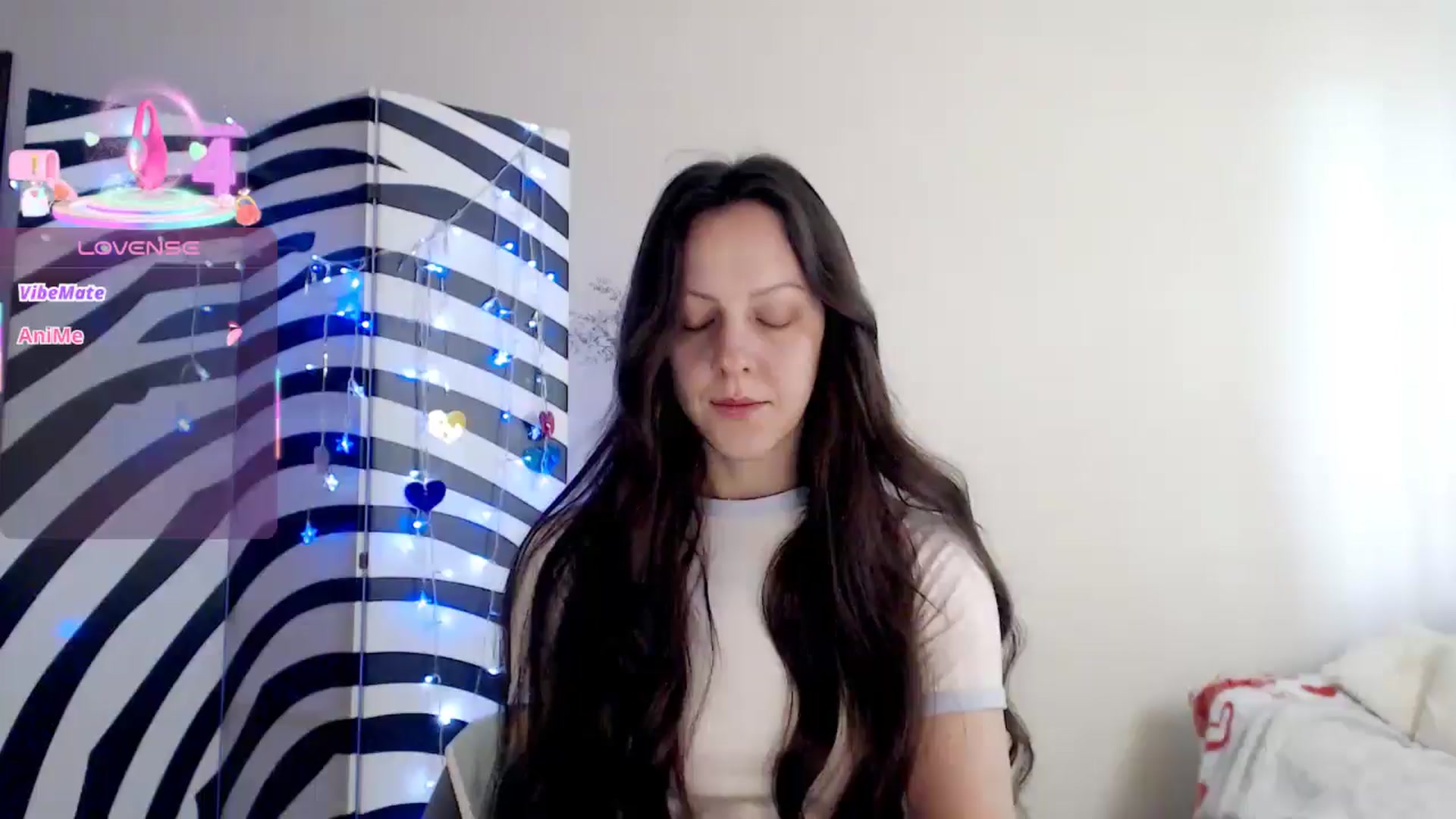 Gallery image thumbnail from BareflySi's myfreecams stream on, 04/21/2026, 10:18 image 5 of 20