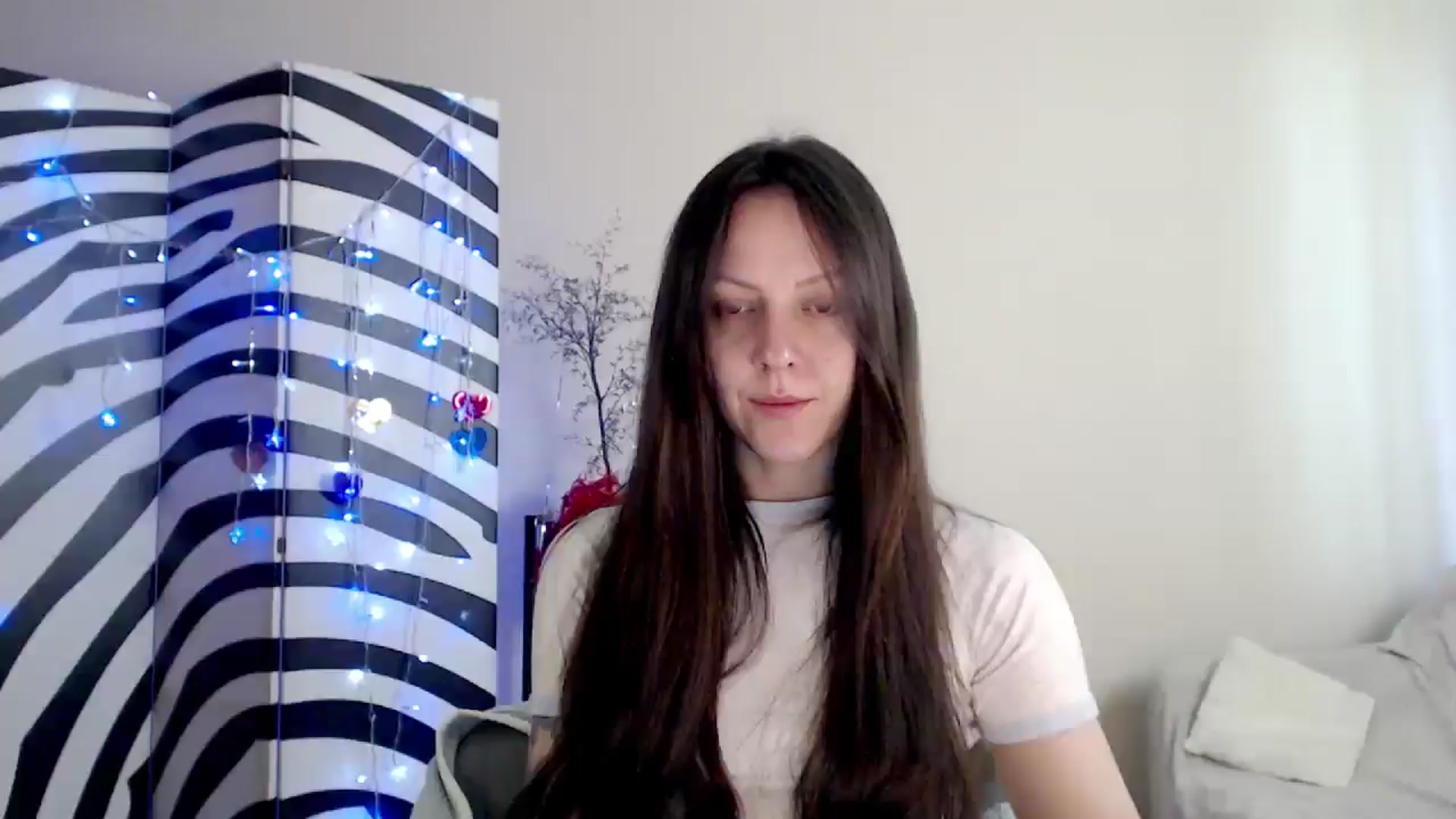Gallery image thumbnail from BareflySi's myfreecams stream on, 05/06/2026, 09:57 image 1 of 20