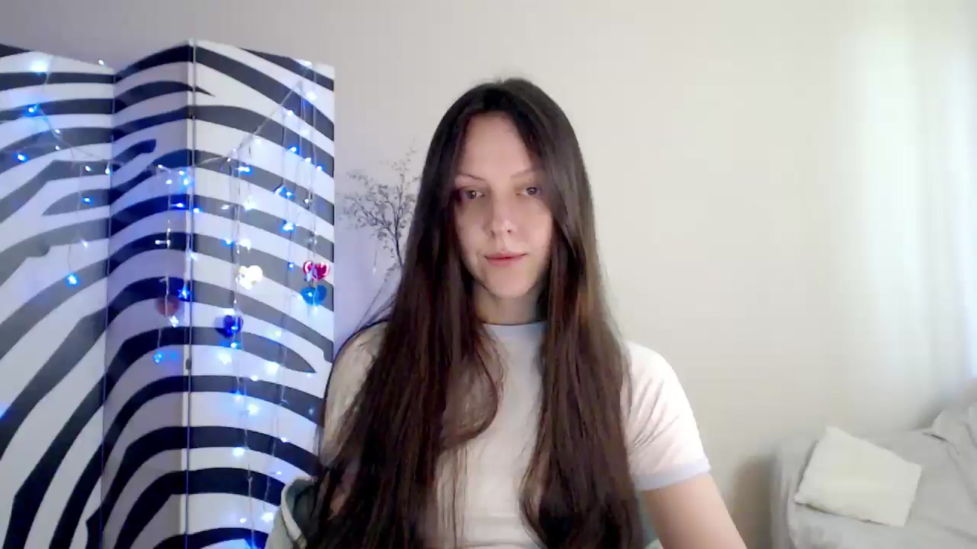 Gallery image thumbnail from BareflySi's myfreecams stream on, 05/06/2026, 09:57 image 15 of 20