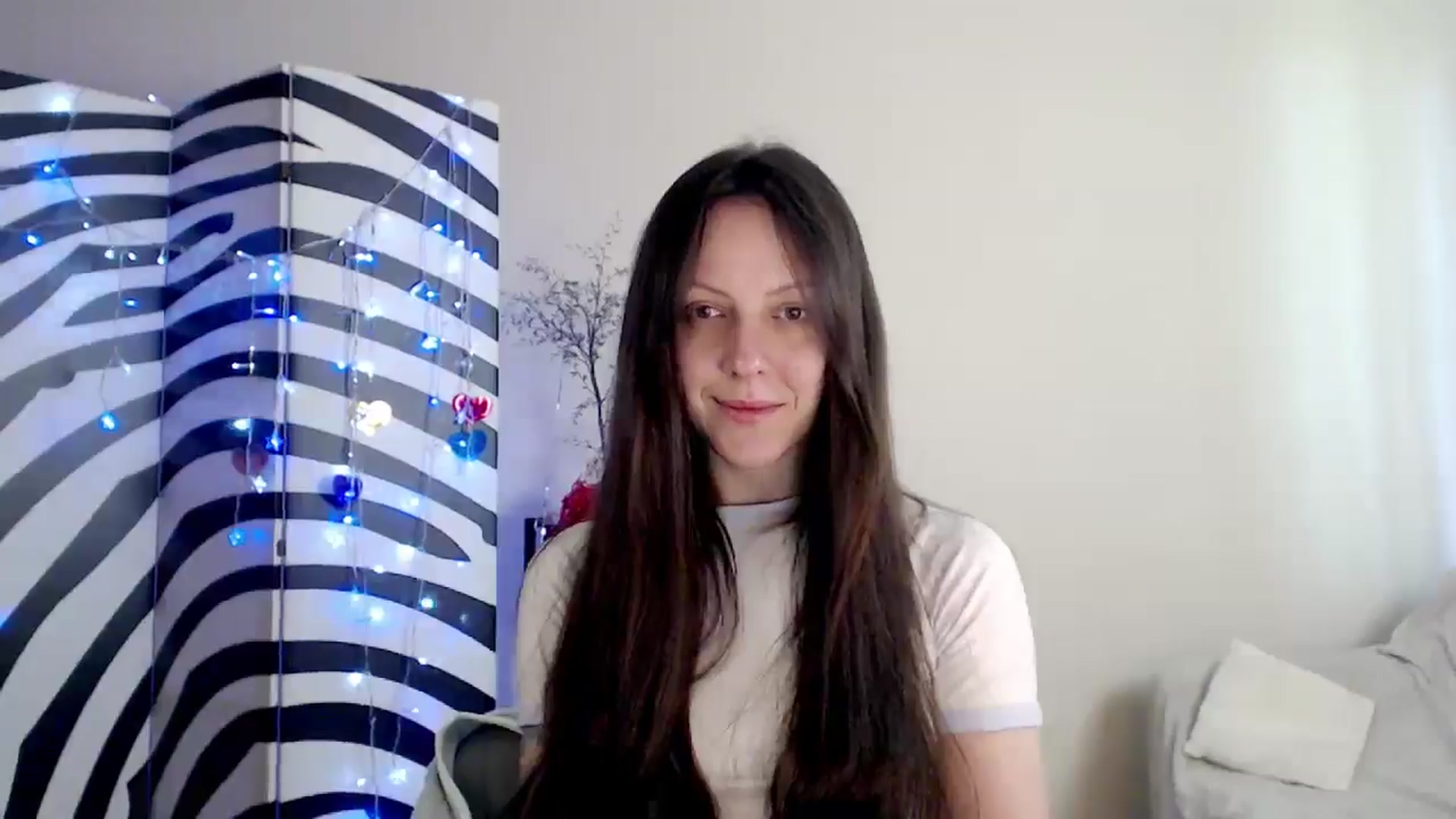 Gallery image thumbnail from BareflySi's myfreecams stream on, 05/06/2026, 09:57 image 2 of 20