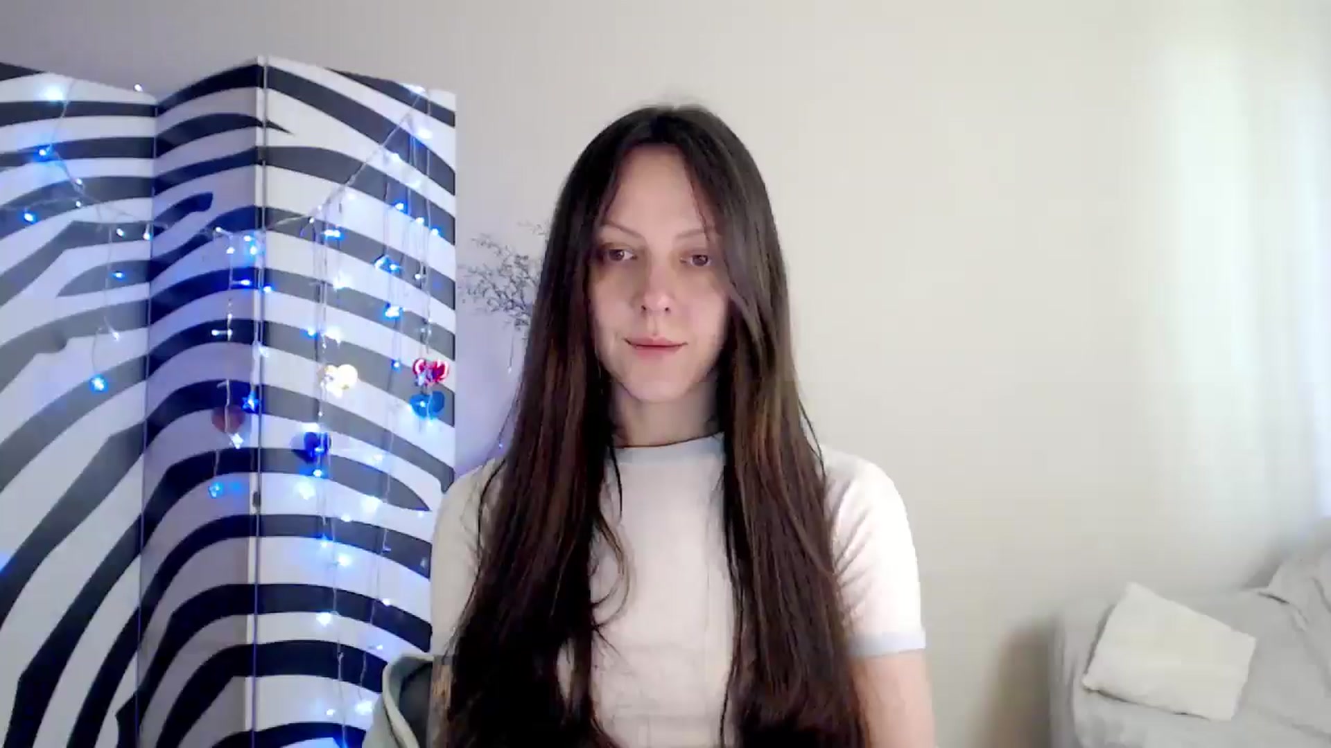 Gallery image thumbnail from BareflySi's myfreecams stream on, 05/06/2026, 09:57 image 6 of 20