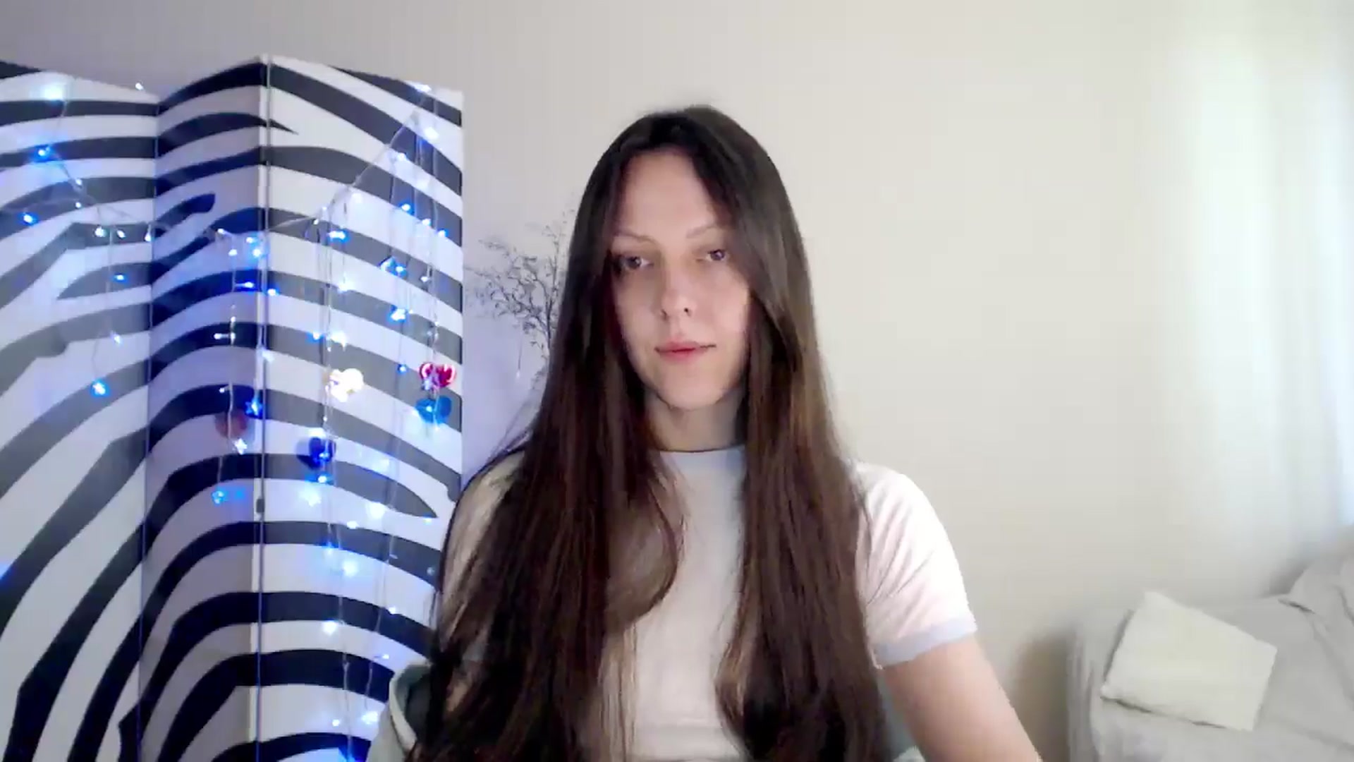 Gallery image thumbnail from BareflySi's myfreecams stream on, 05/06/2026, 09:57 image 12 of 20