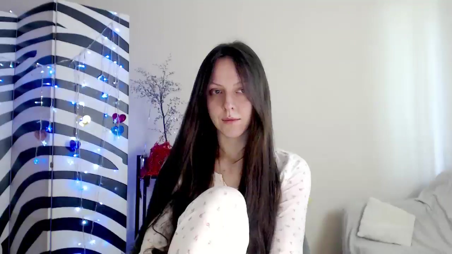 Gallery image thumbnail from BareflySi's myfreecams stream on, 05/06/2026, 11:08 image 16 of 20
