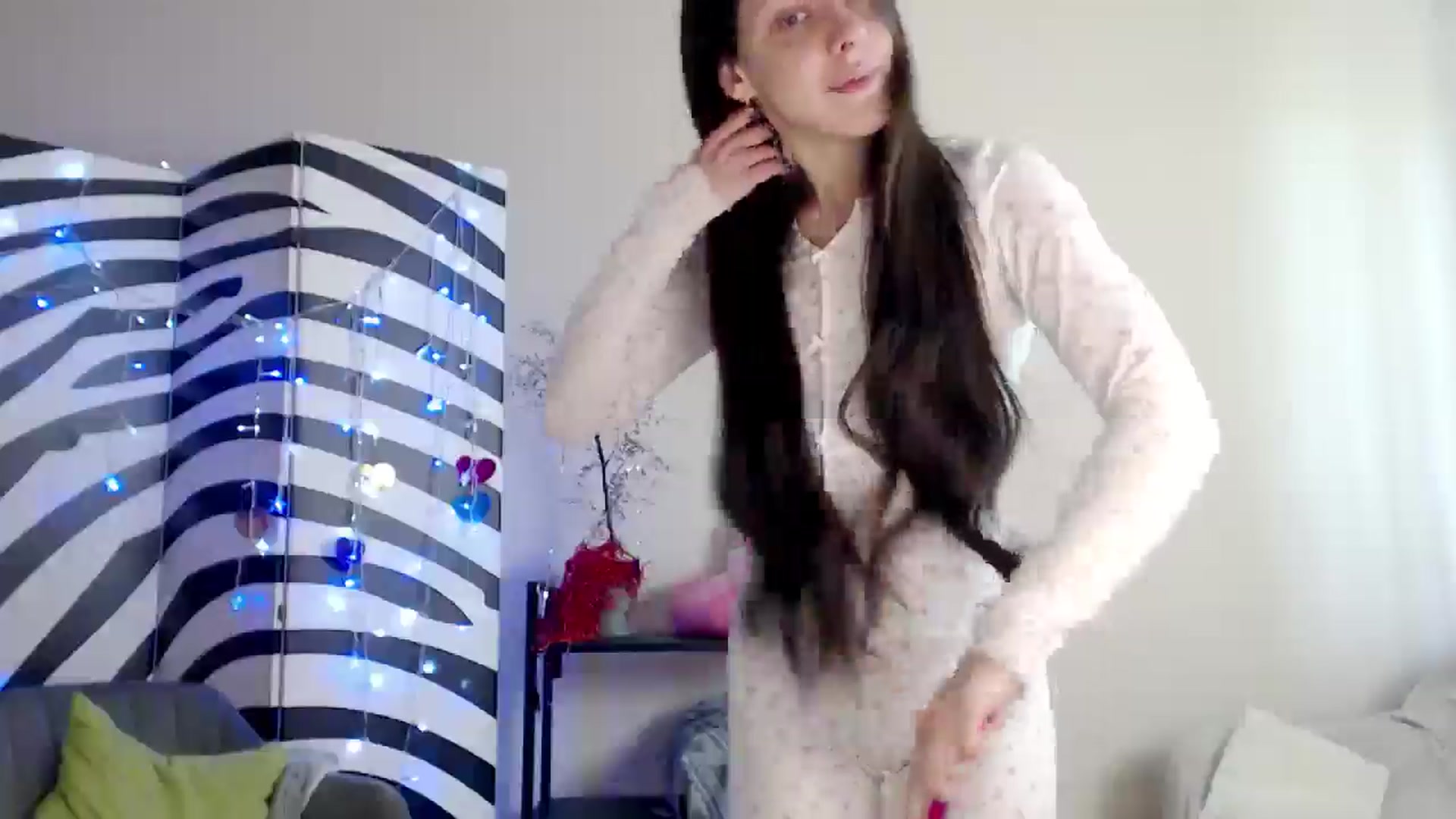 Gallery image thumbnail from BareflySi's myfreecams stream on, 05/06/2026, 11:08 image 9 of 20