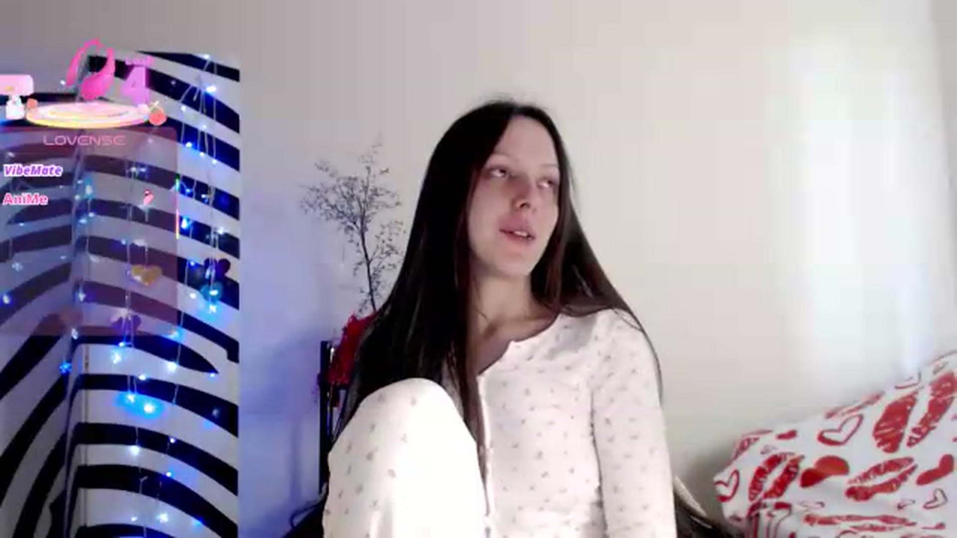 Gallery image thumbnail from BareflySi's myfreecams stream on, 05/15/2026, 12:14 image 19 of 20
