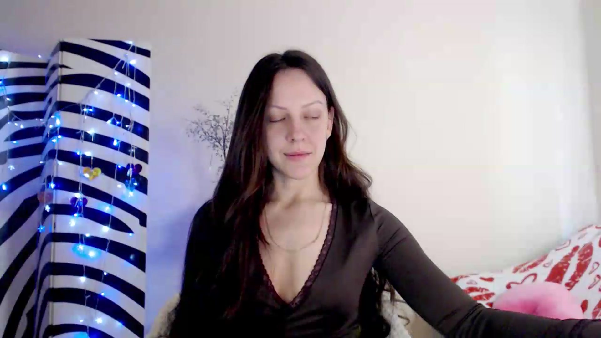 Gallery image thumbnail from BareflySi's myfreecams stream on, 05/17/2026, 10:11 image 3 of 20
