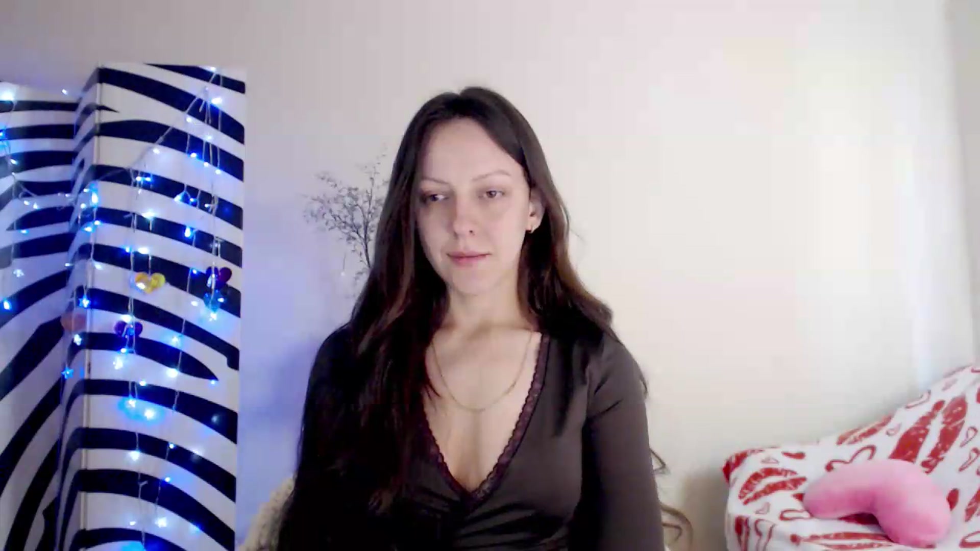 Gallery image thumbnail from BareflySi's myfreecams stream on, 05/17/2026, 10:11 image 4 of 20