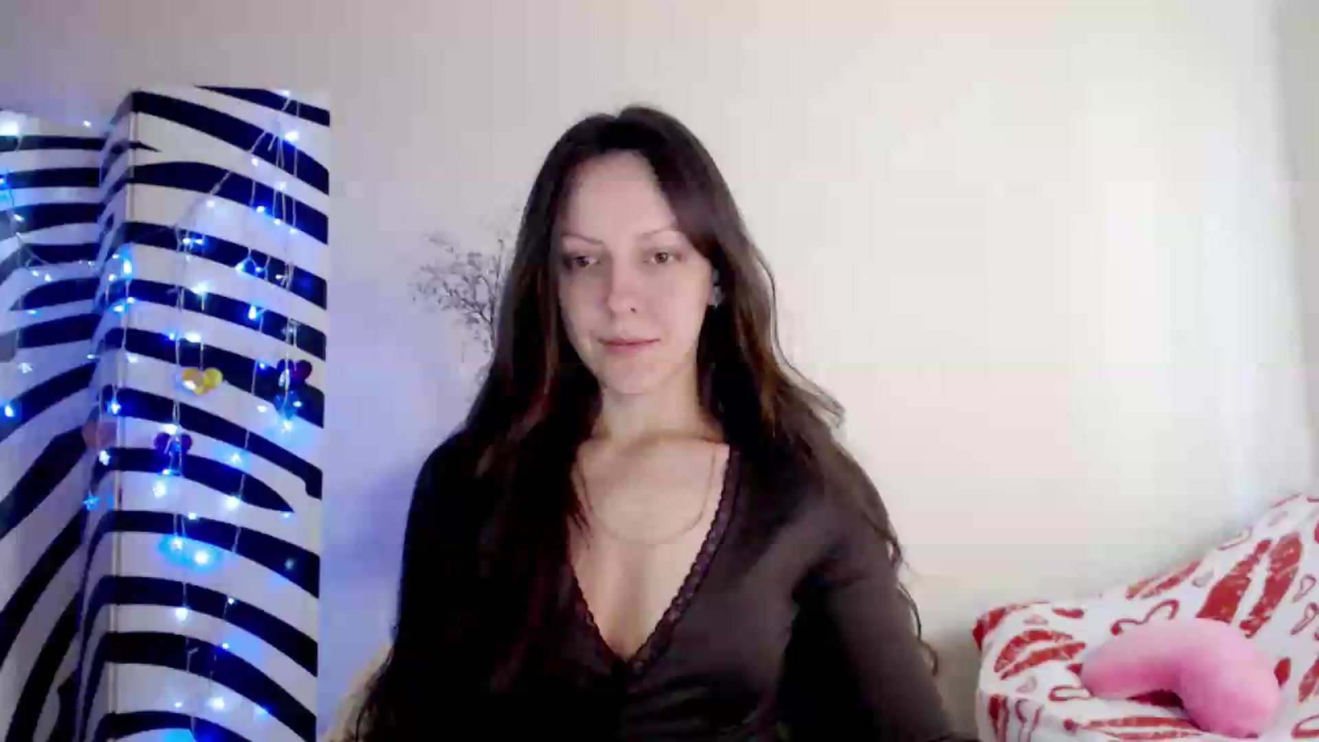 Gallery image thumbnail from BareflySi's myfreecams stream on, 05/17/2026, 10:11 image 2 of 20