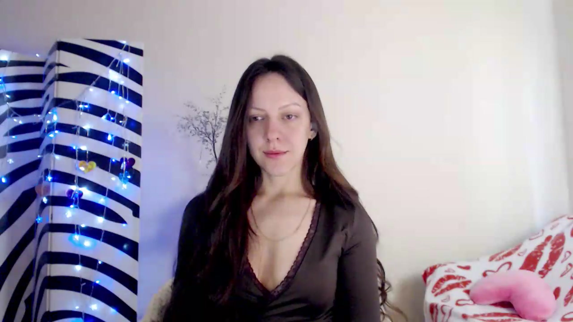 Gallery image thumbnail from BareflySi's myfreecams stream on, 05/17/2026, 10:11 image 9 of 20