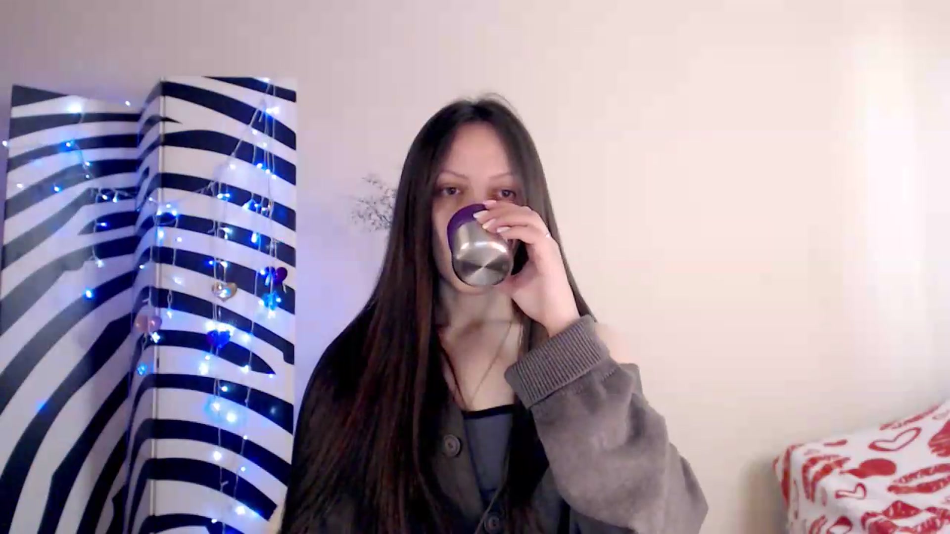 Gallery image thumbnail from BareflySi's myfreecams stream on, 05/20/2026, 09:40 image 2 of 20