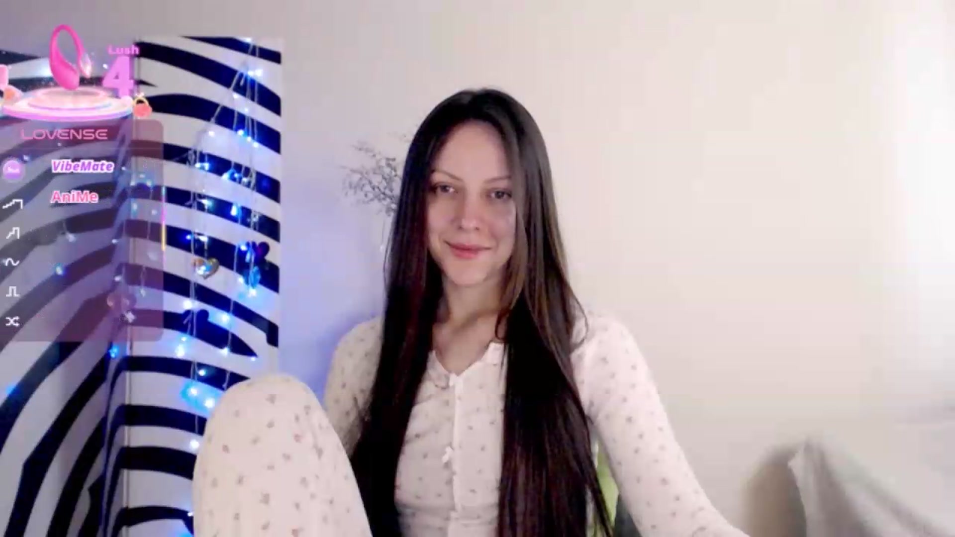 Gallery image thumbnail from BareflySi's myfreecams stream on, 05/26/2026, 09:46 image 2 of 20