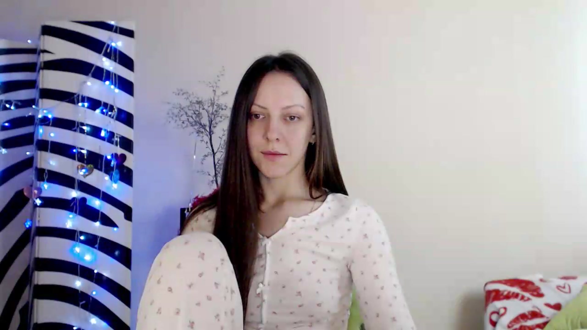Gallery image thumbnail from BareflySi's myfreecams stream on, 06/05/2026, 10:09 image 9 of 20