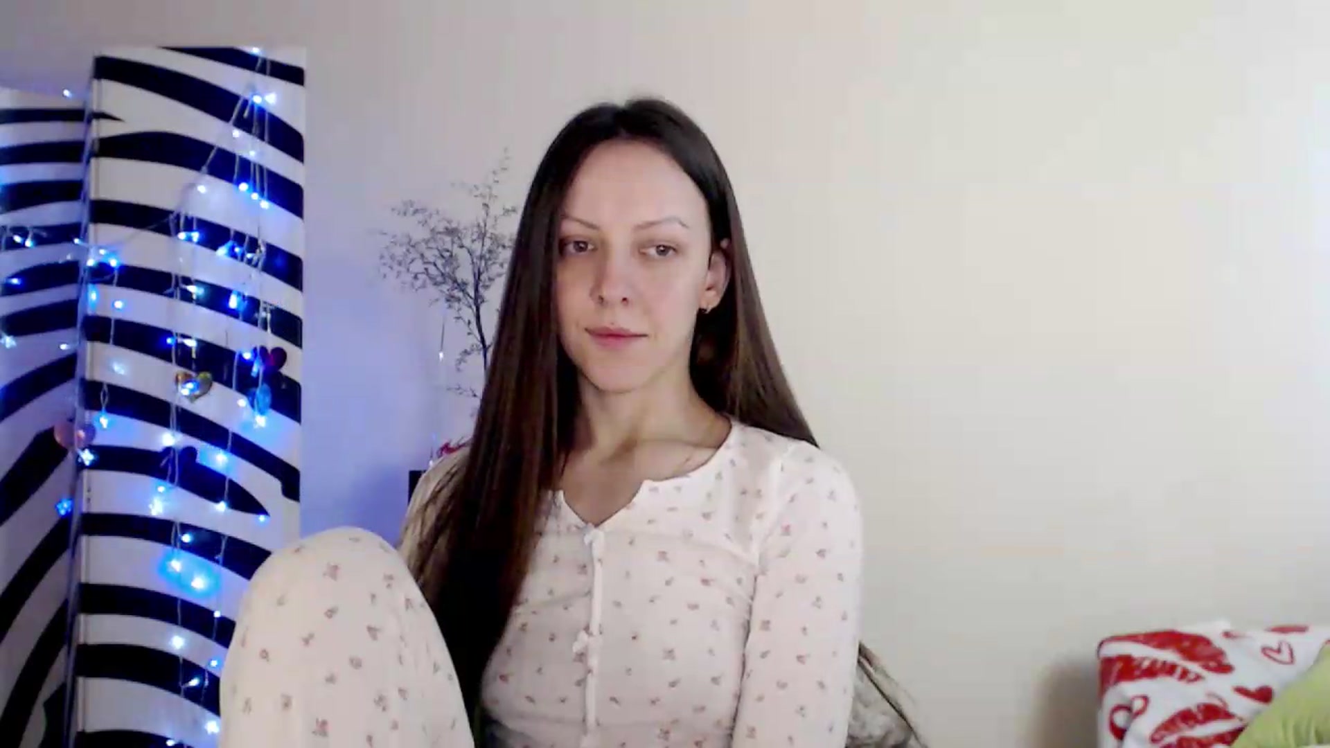 Gallery image thumbnail from BareflySi's myfreecams stream on, 06/05/2026, 10:09 image 3 of 20