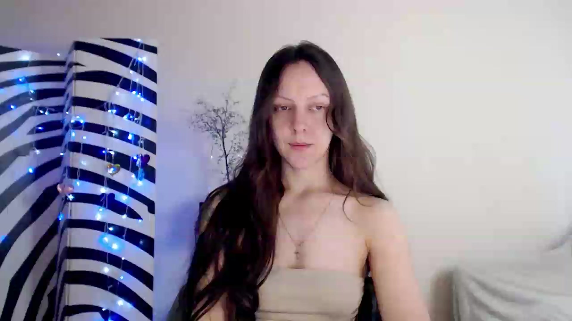 Gallery image thumbnail from BareflySi's myfreecams stream on, 06/13/2026, 08:55 image 15 of 20