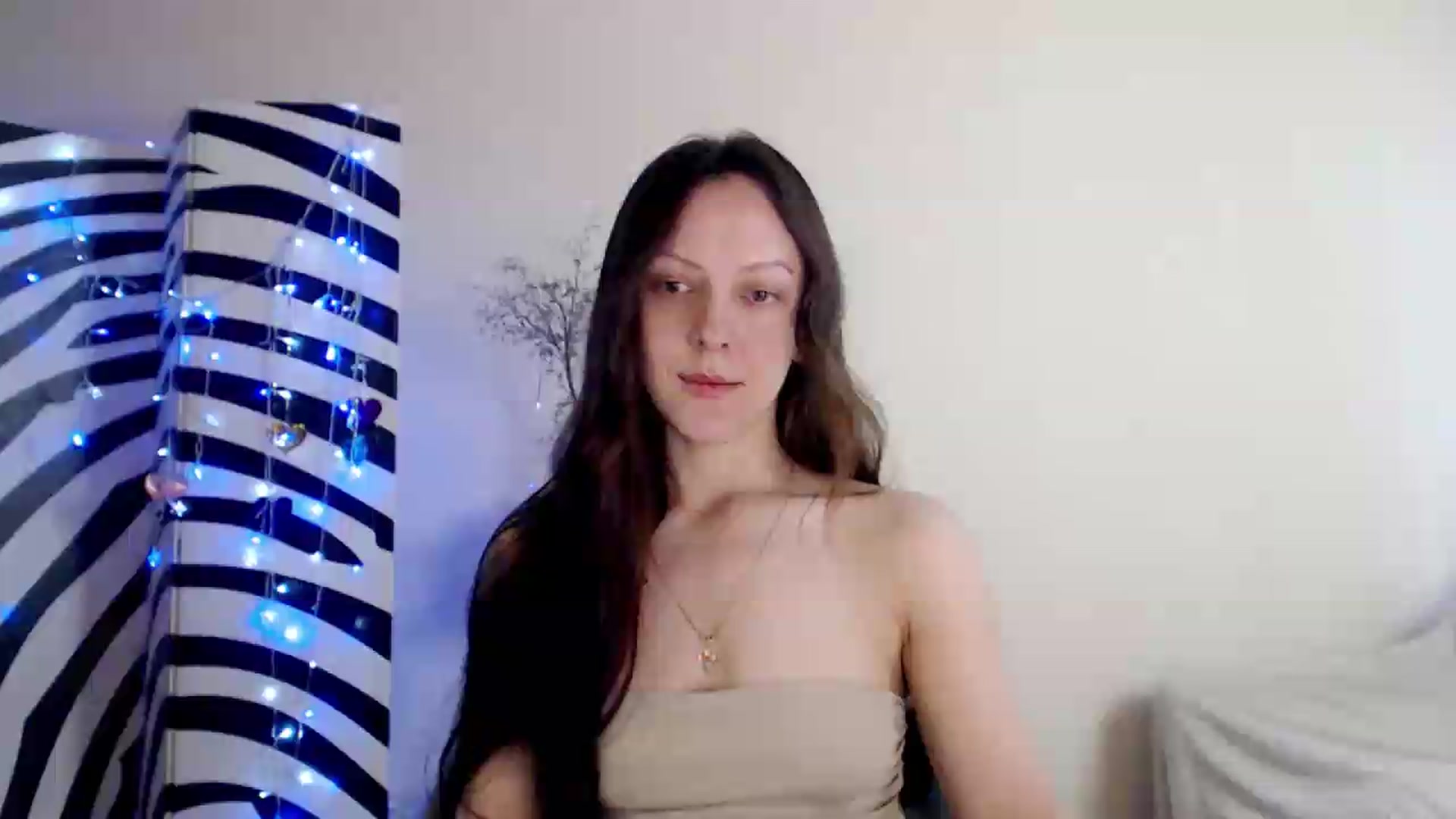 Gallery image thumbnail from BareflySi's myfreecams stream on, 06/13/2026, 08:55 image 8 of 20