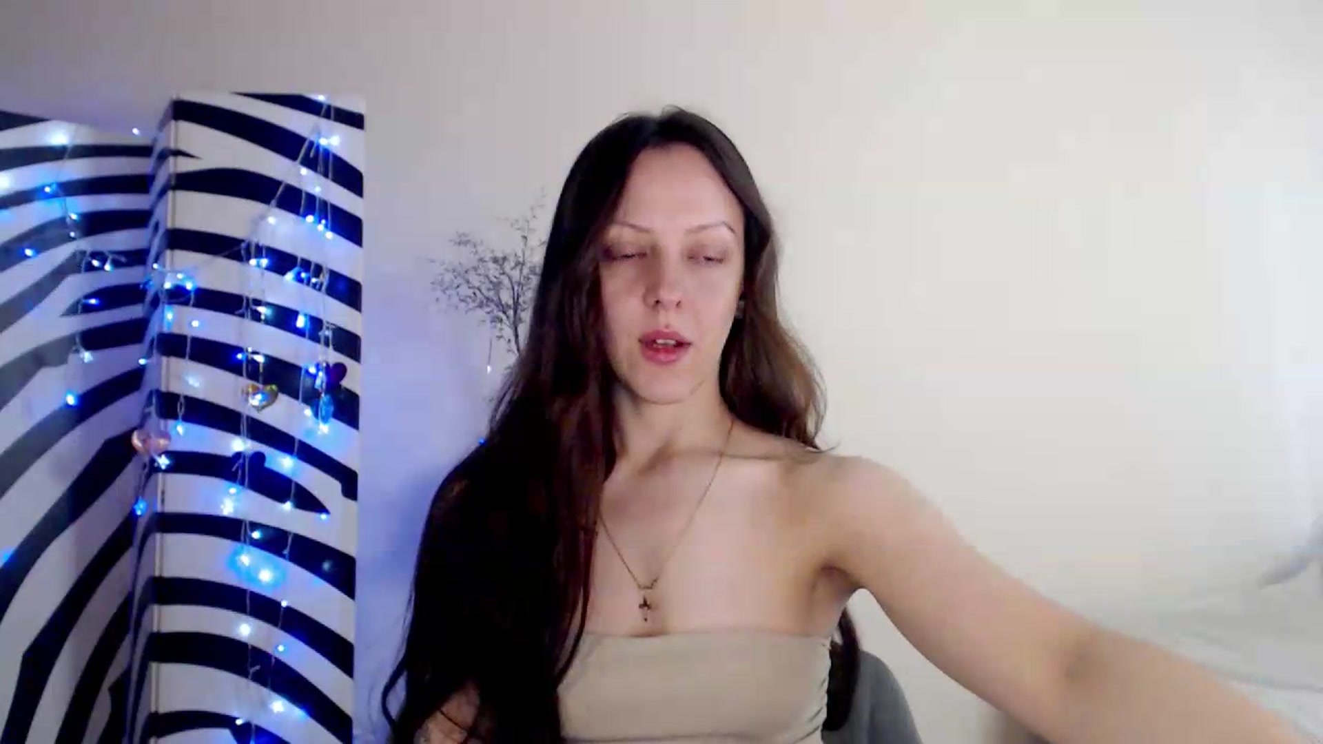 Gallery image thumbnail from BareflySi's myfreecams stream on, 06/13/2026, 08:55 image 6 of 20