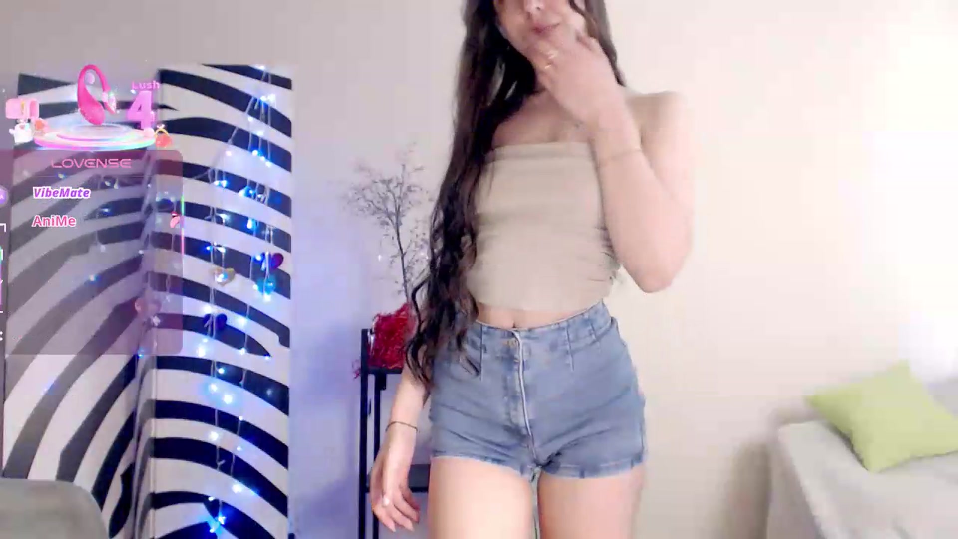 Gallery image thumbnail from BareflySi's myfreecams stream on, 06/14/2026, 10:32 image 11 of 20