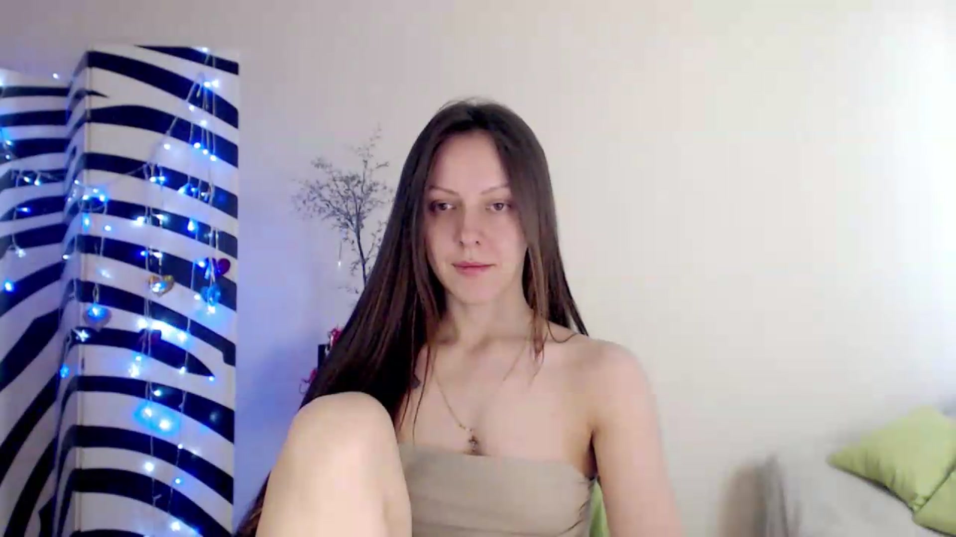 Gallery image thumbnail from BareflySi's myfreecams stream on, 06/25/2026, 10:59 image 5 of 20
