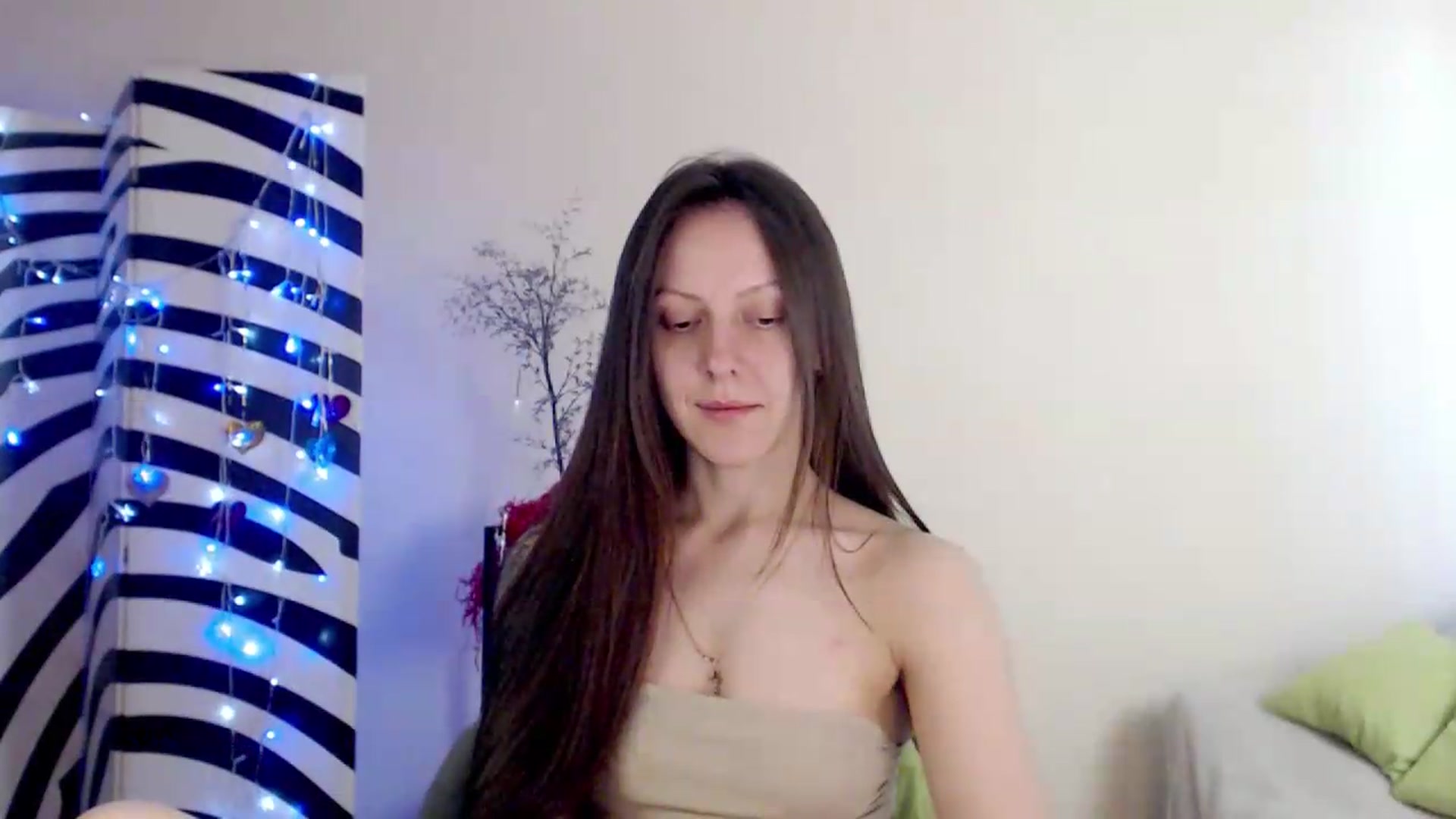 Gallery image thumbnail from BareflySi's myfreecams stream on, 06/25/2026, 10:59 image 10 of 20
