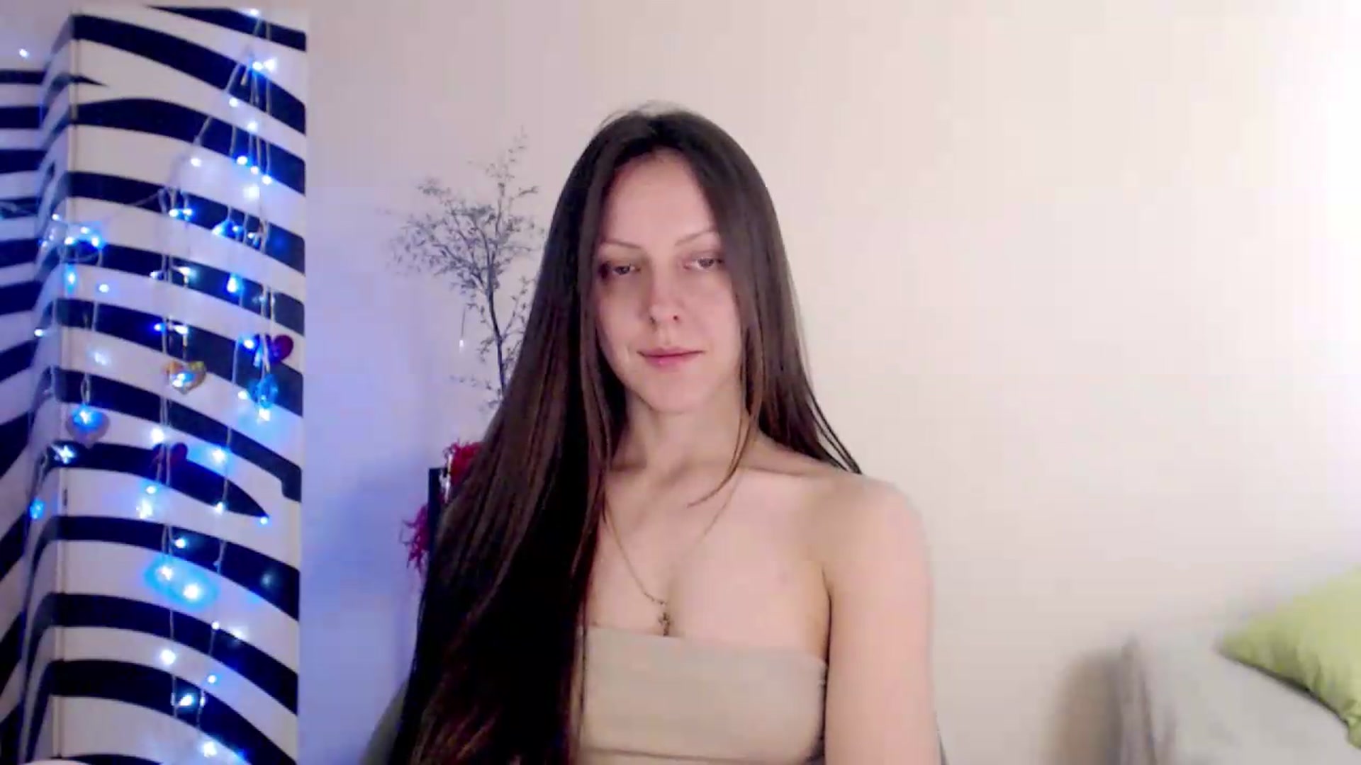Gallery image thumbnail from BareflySi's myfreecams stream on, 06/25/2026, 10:59 image 13 of 20