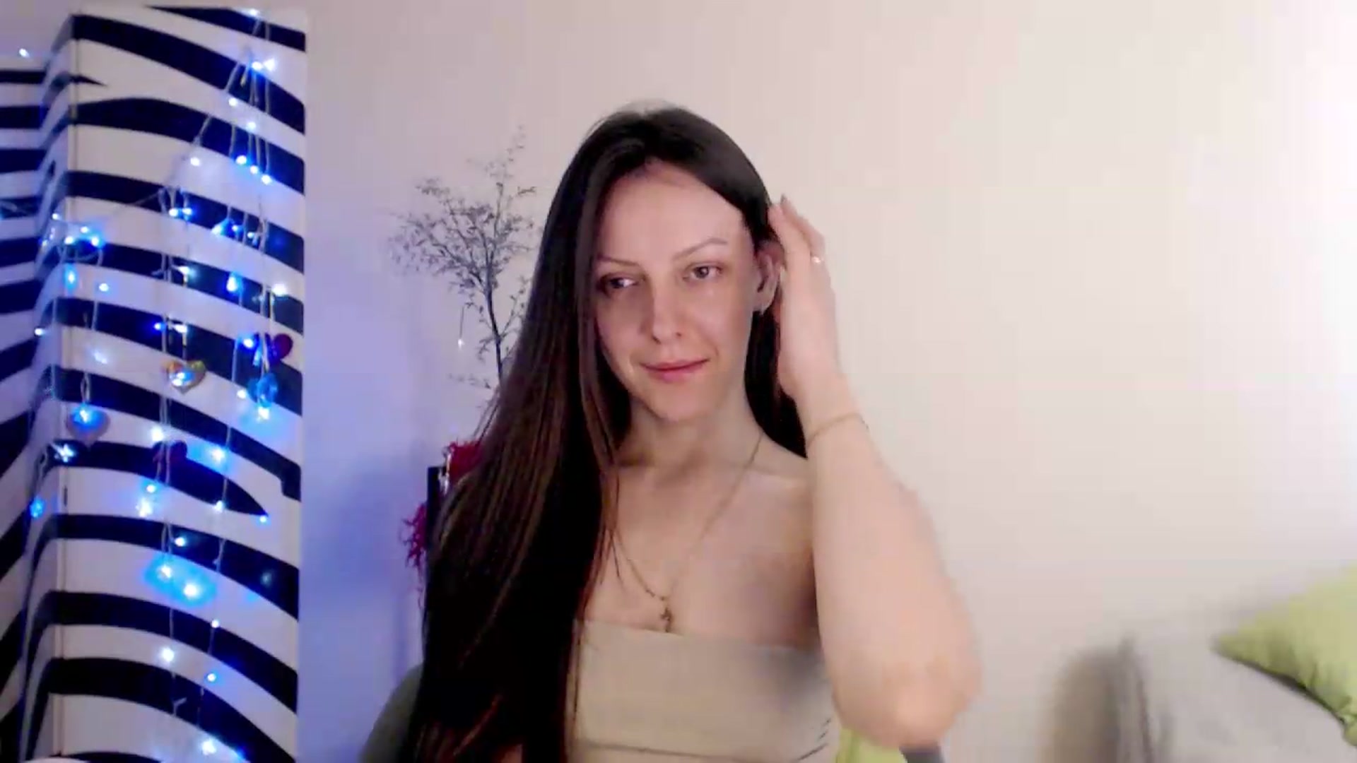 Gallery image thumbnail from BareflySi's myfreecams stream on, 06/25/2026, 10:59 image 15 of 20