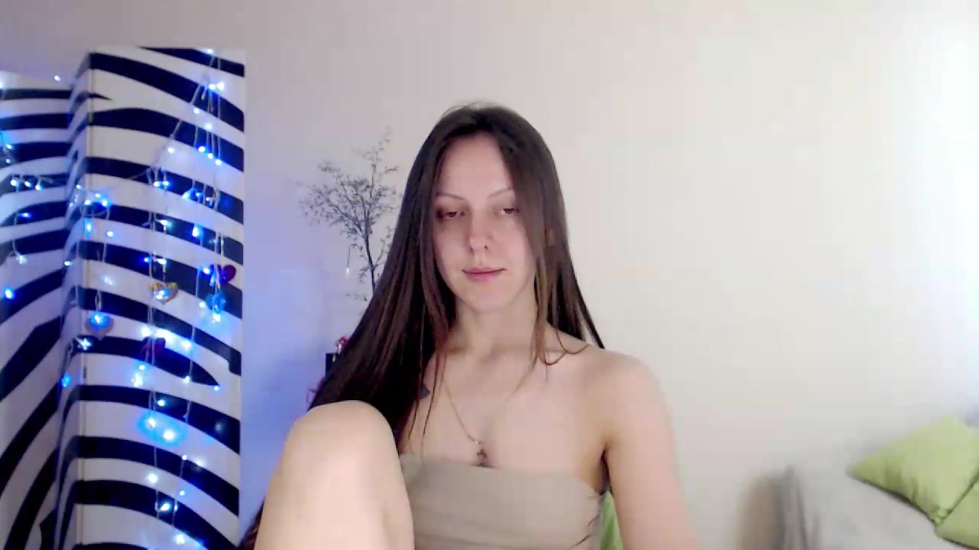 Gallery image thumbnail from BareflySi's myfreecams stream on, 06/25/2026, 10:59 image 6 of 20