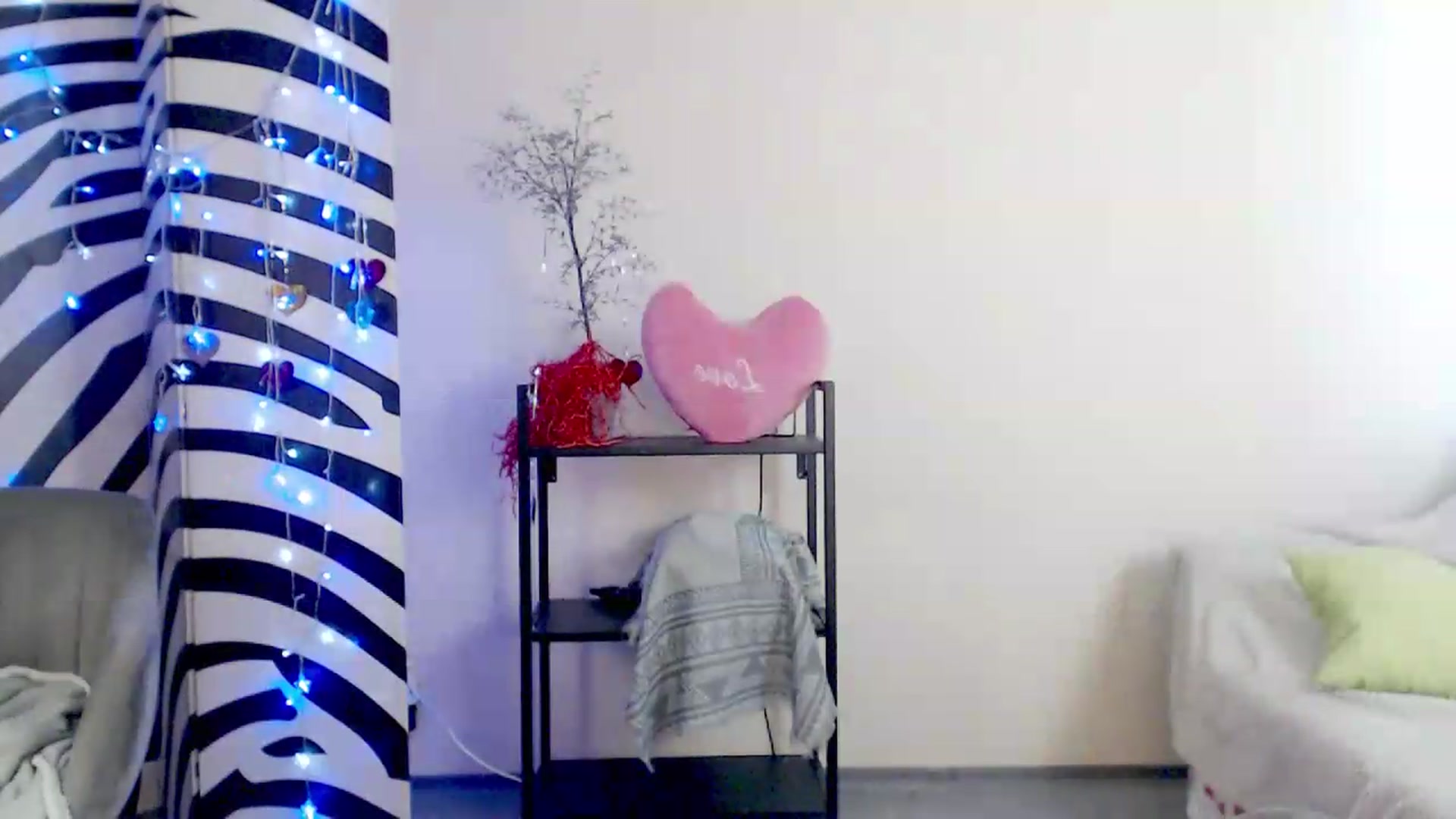 Gallery image thumbnail from BareflySi's myfreecams stream on, 06/25/2026, 13:36 image 13 of 20