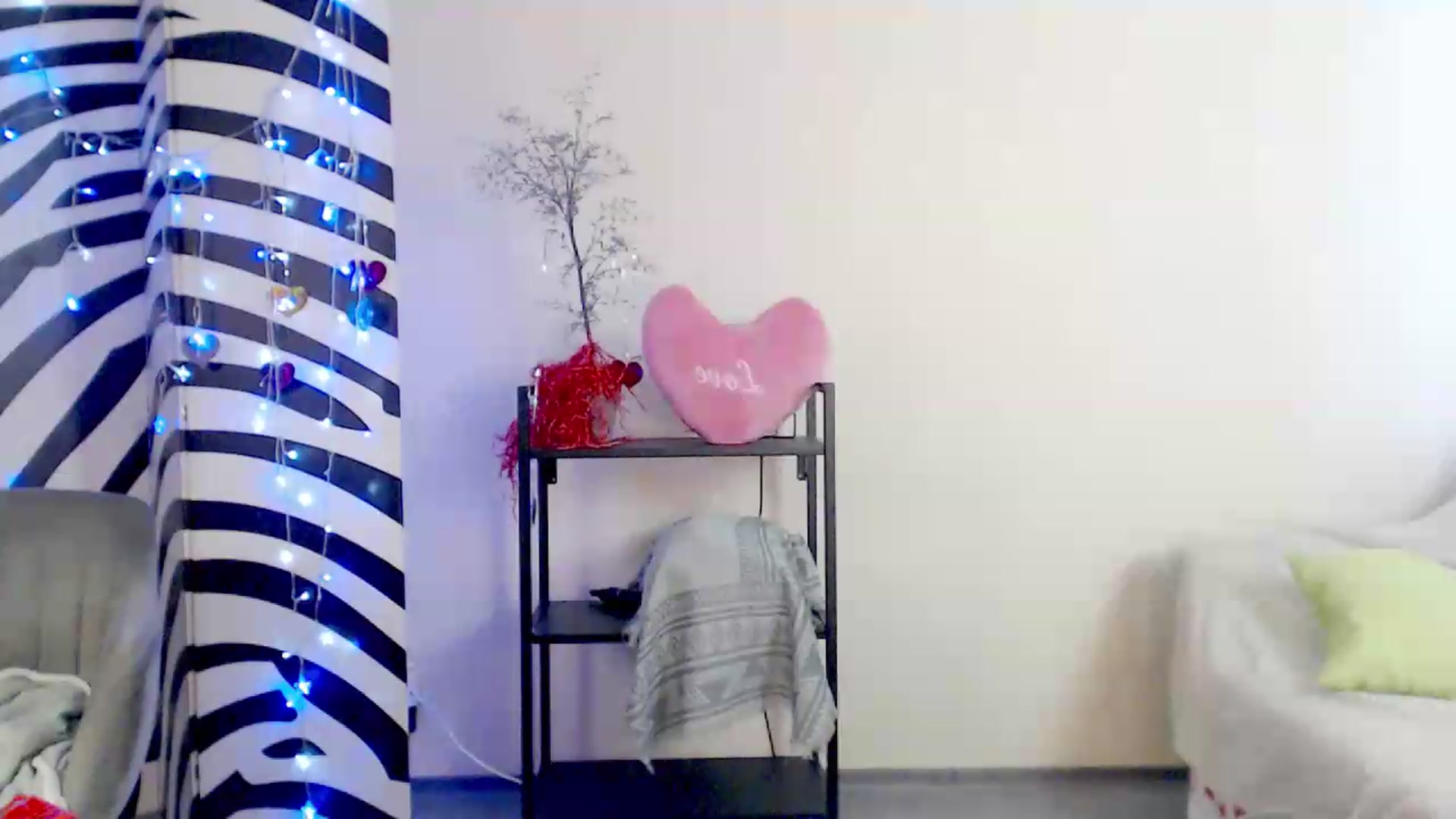 Gallery image thumbnail from BareflySi's myfreecams stream on, 06/25/2026, 13:36 image 14 of 20
