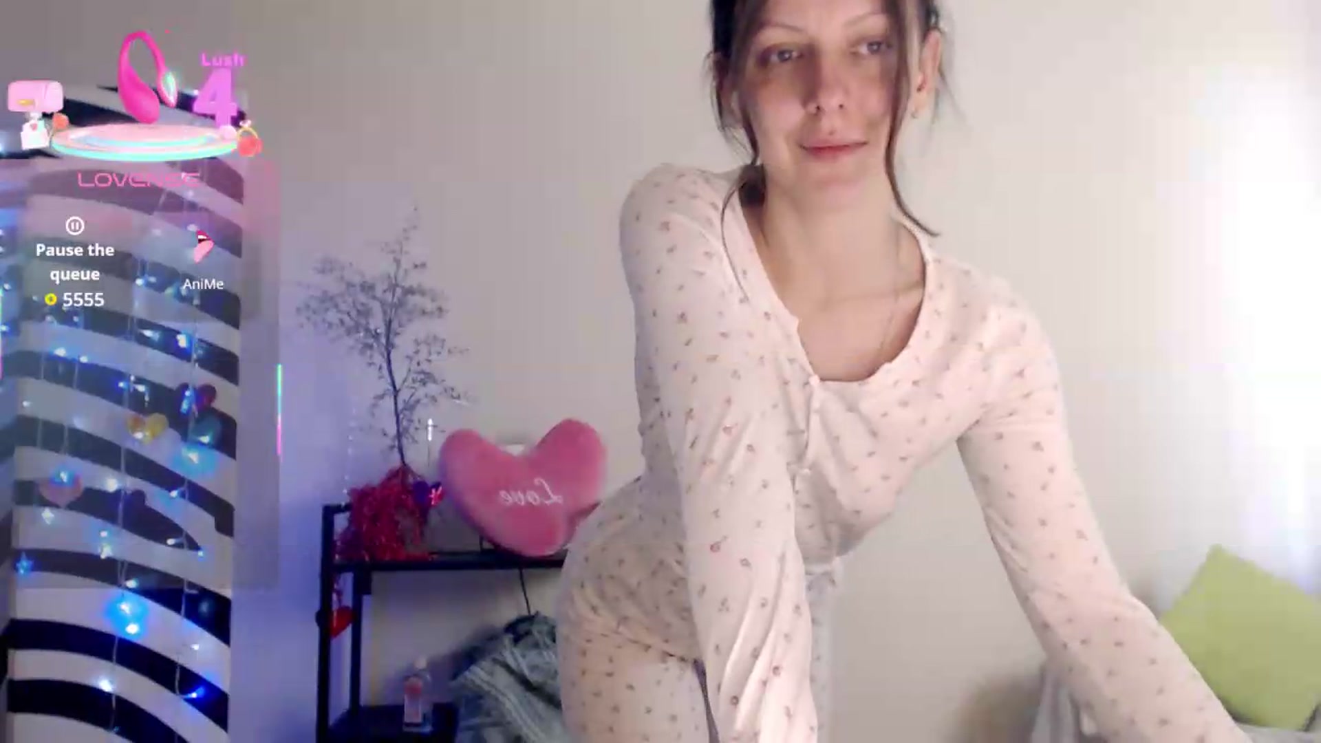 Gallery image thumbnail from BareflySi's myfreecams stream on, 07/15/2026, 11:46 image 13 of 20