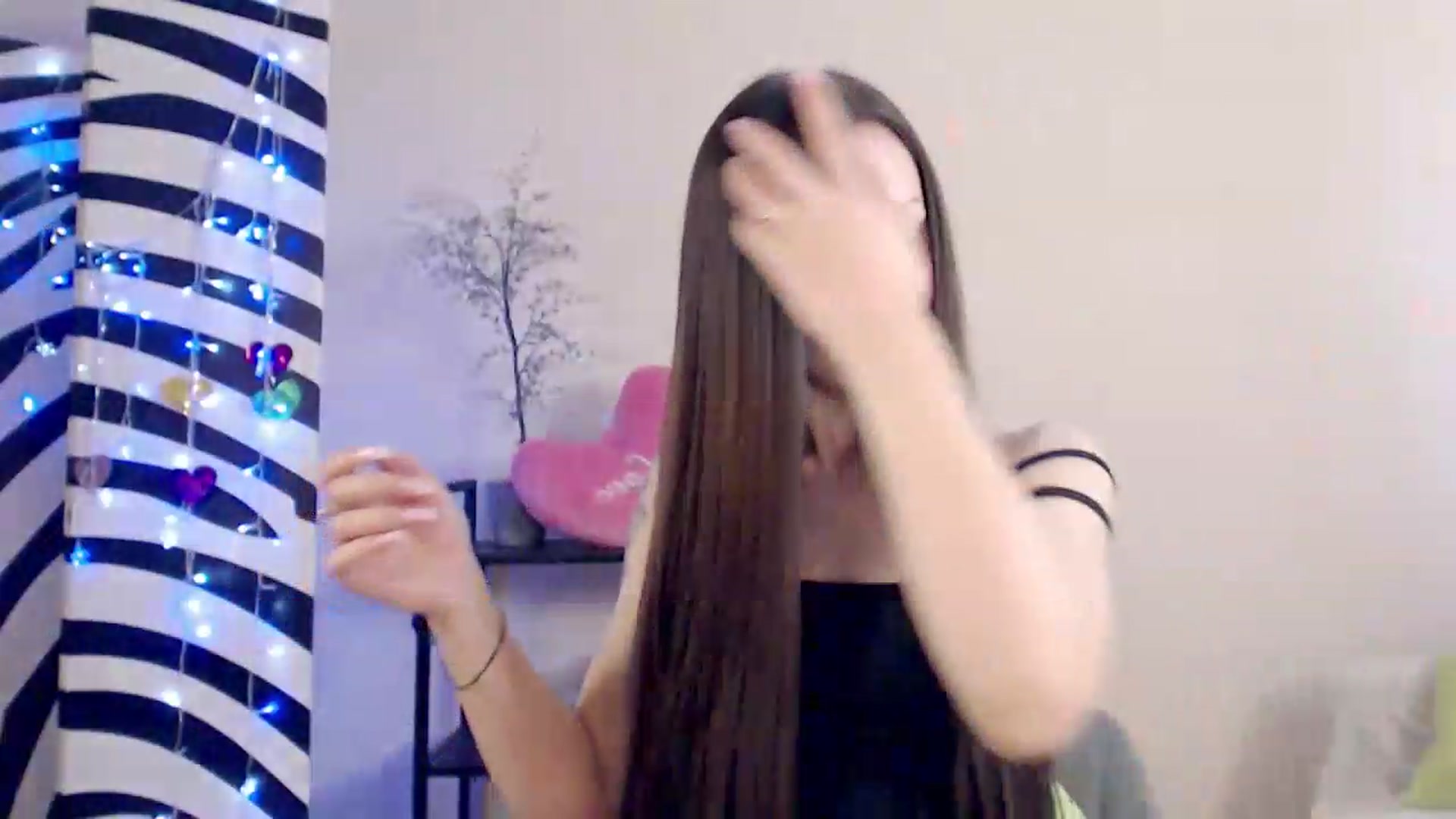 Gallery image thumbnail from BareflySi's myfreecams stream on, 08/11/2026, 09:59 image 15 of 20