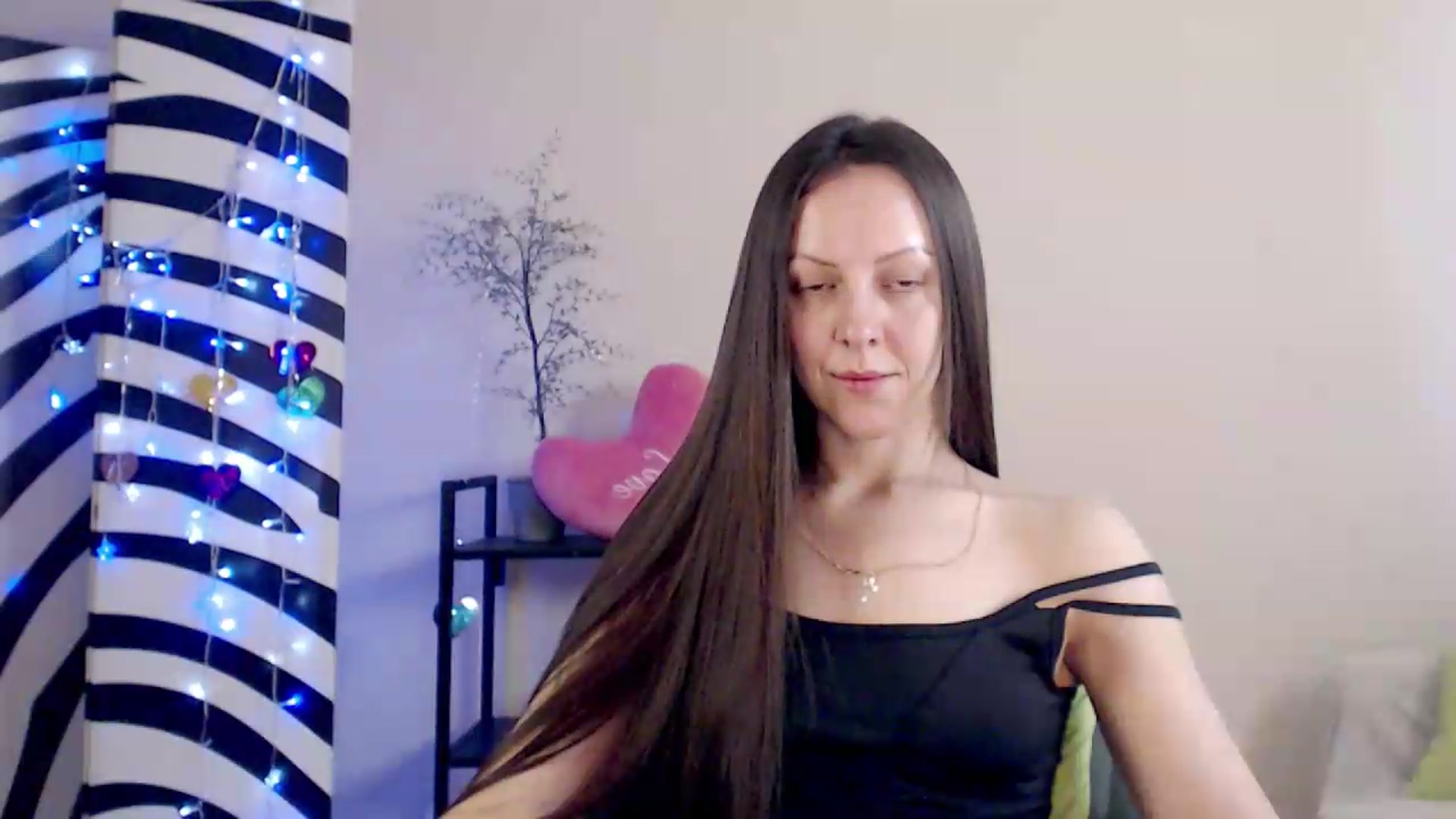 Gallery image thumbnail from BareflySi's myfreecams stream on, 08/11/2026, 09:59 image 19 of 20