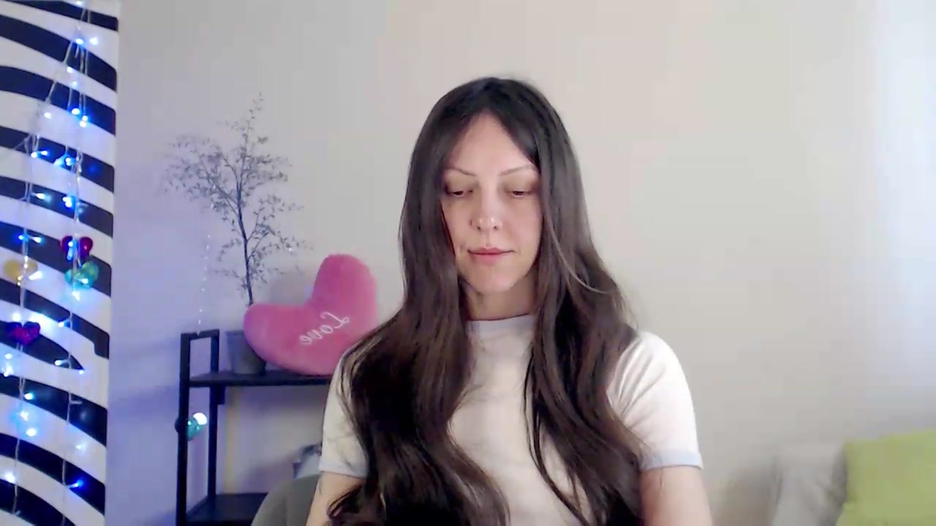Gallery image thumbnail from BareflySi's myfreecams stream on, 08/14/2026, 09:16 image 19 of 20