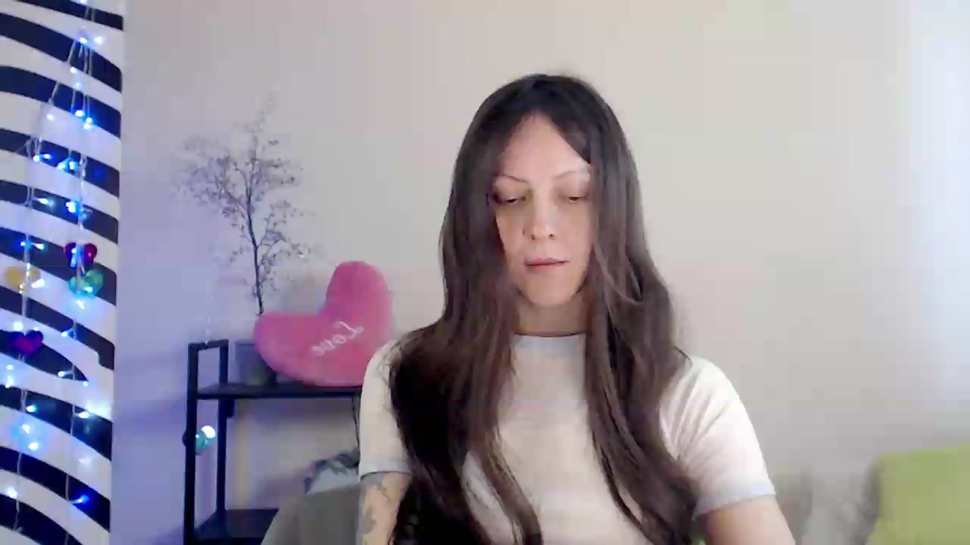 Gallery image thumbnail from BareflySi's myfreecams stream on, 08/14/2026, 09:16 image 15 of 20