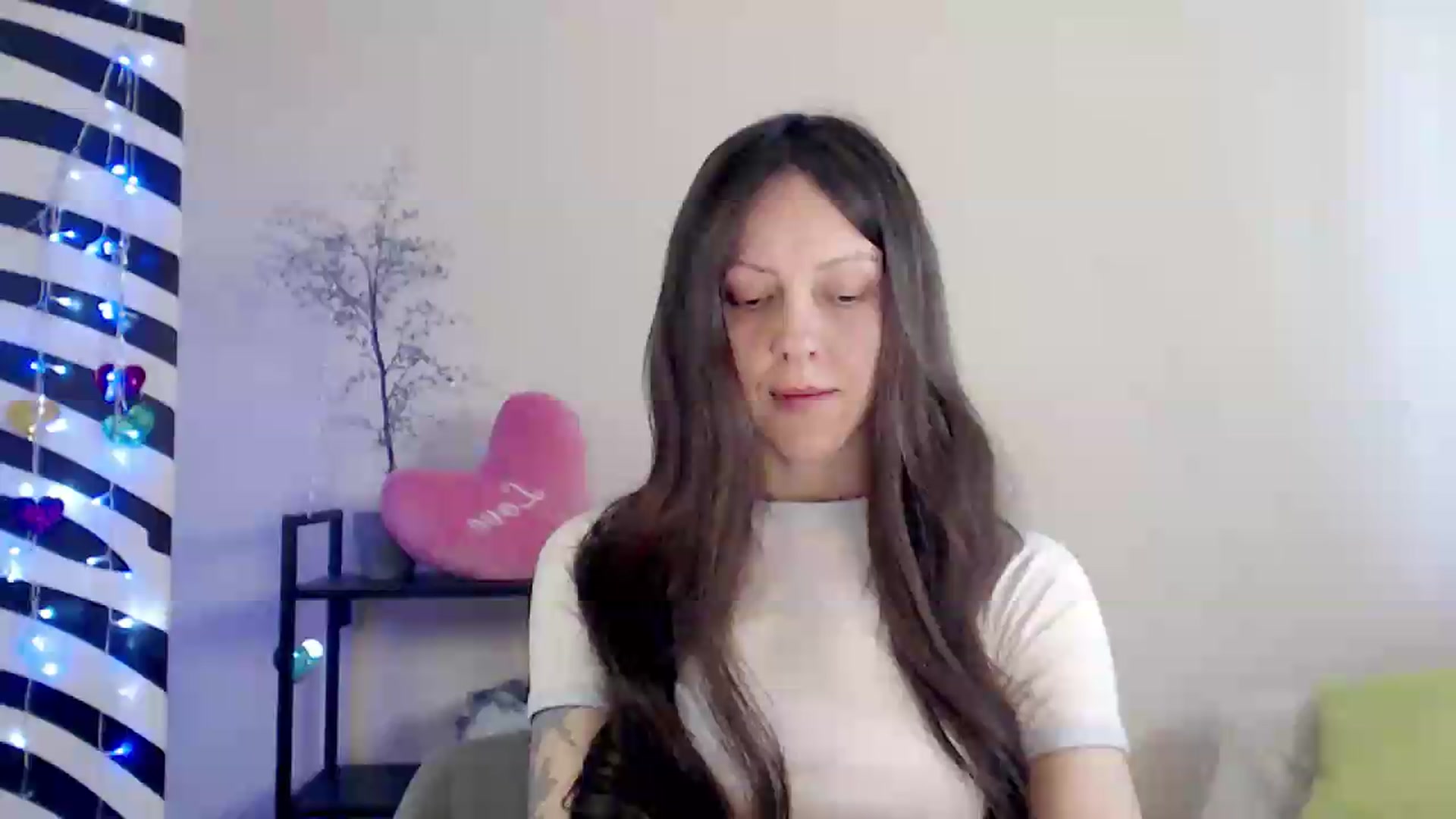 Gallery image thumbnail from BareflySi's myfreecams stream on, 08/14/2026, 09:16 image 12 of 20