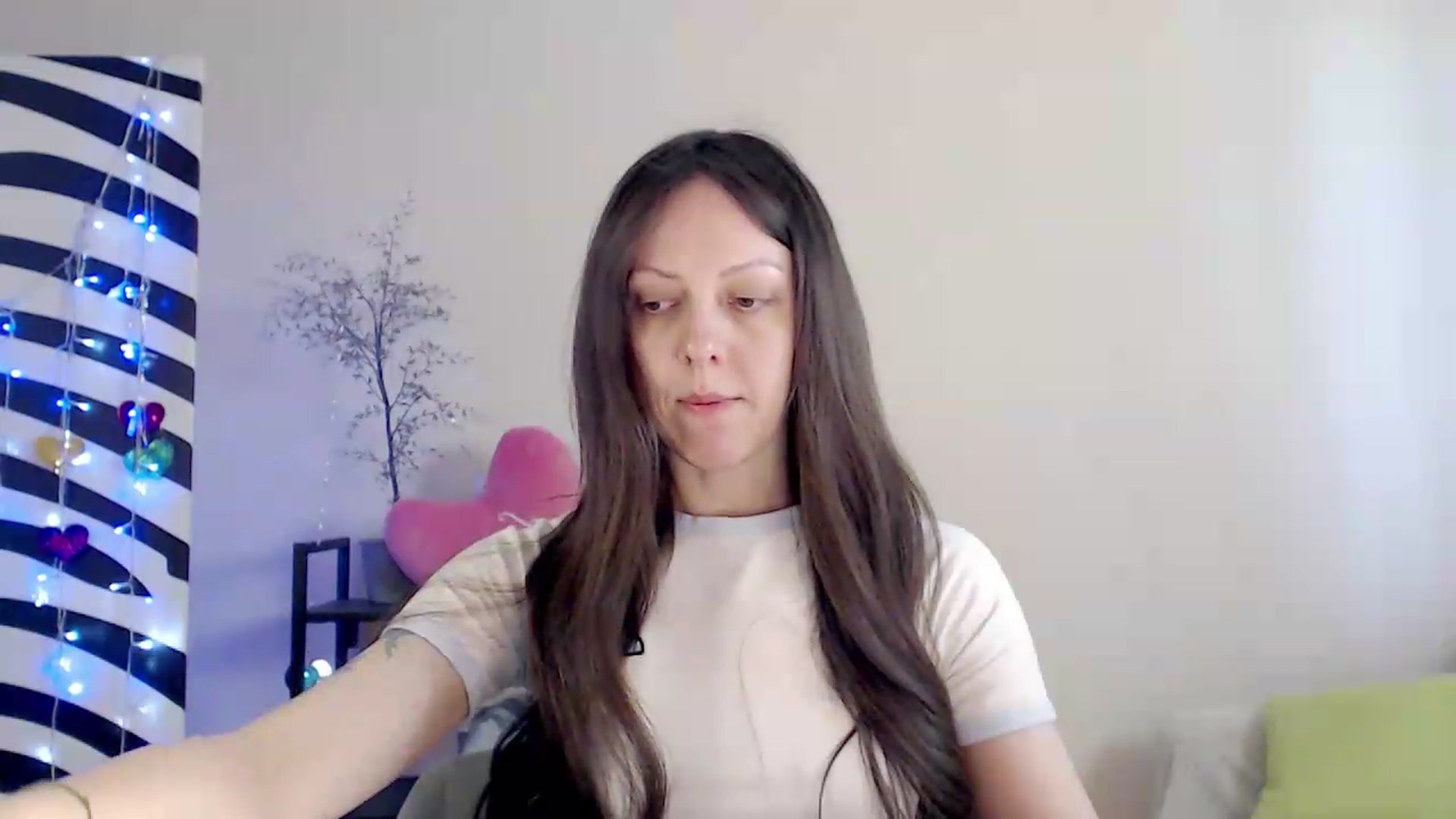 Gallery image thumbnail from BareflySi's myfreecams stream on, 08/14/2026, 09:16 image 4 of 20