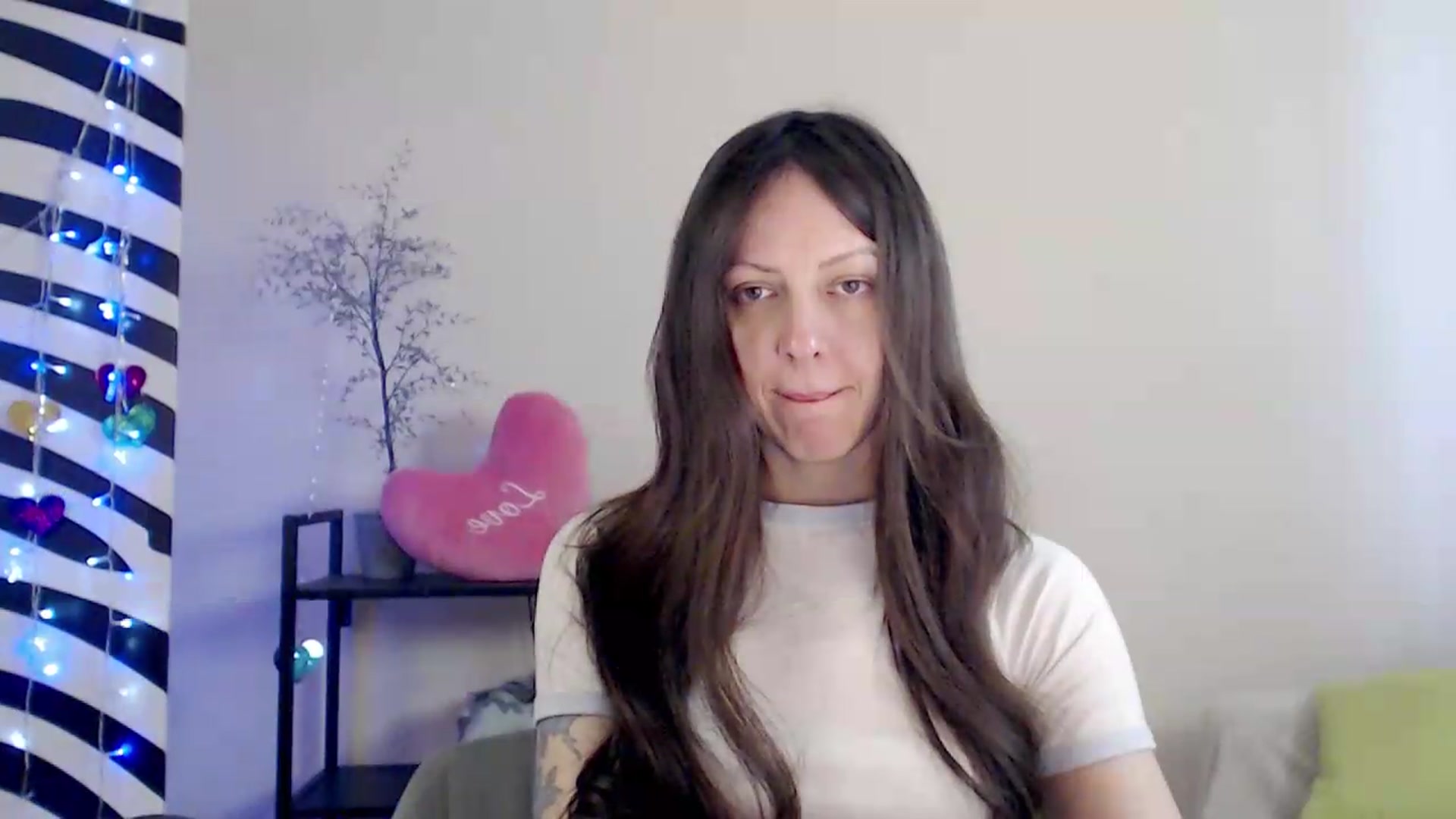 Gallery image thumbnail from BareflySi's myfreecams stream on, 08/14/2026, 09:16 image 14 of 20
