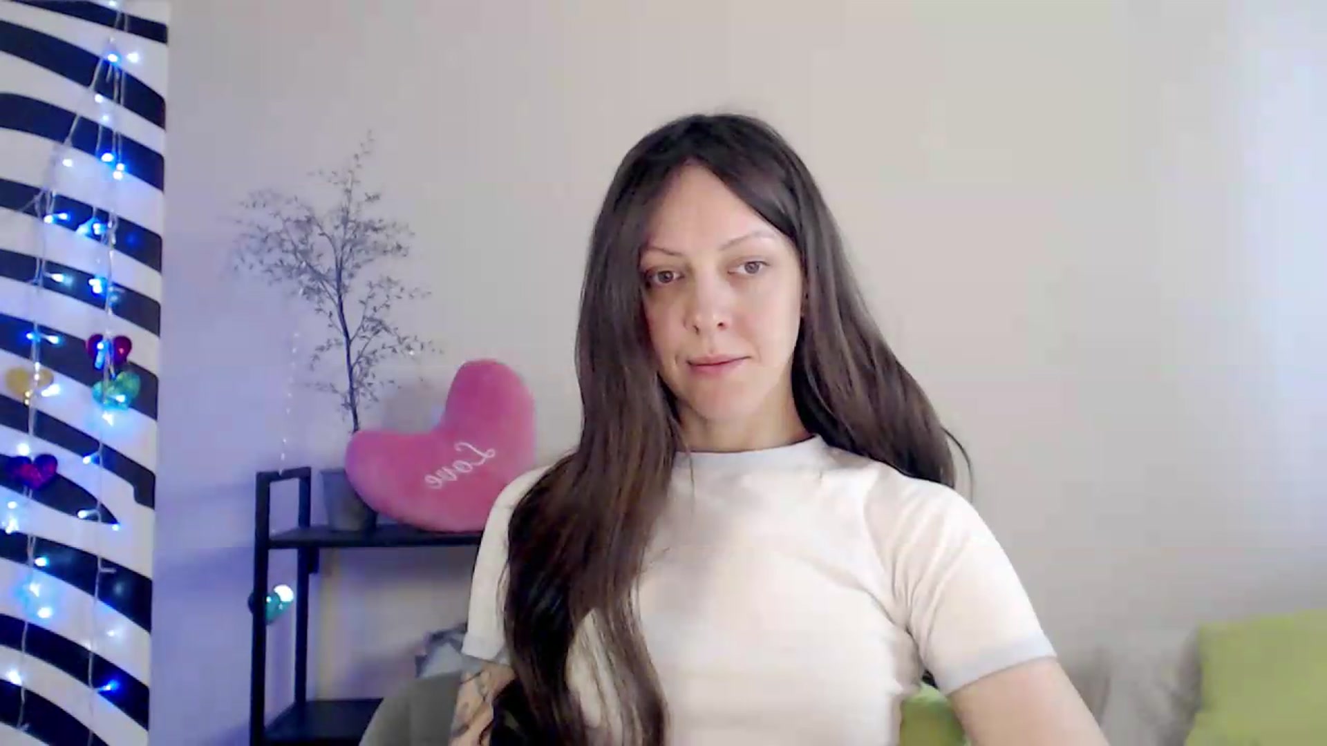 Gallery image thumbnail from BareflySi's myfreecams stream on, 08/14/2026, 09:16 image 9 of 20