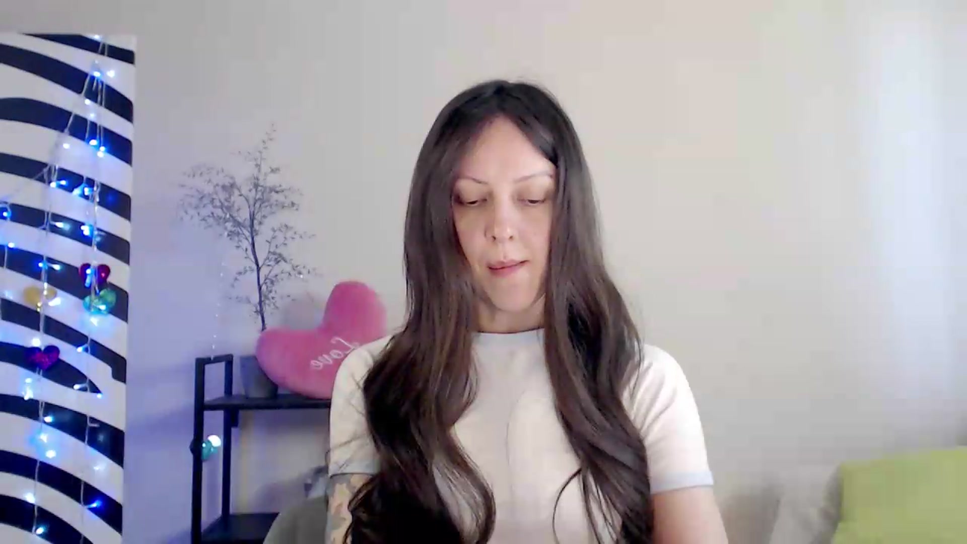 Gallery image thumbnail from BareflySi's myfreecams stream on, 08/14/2026, 09:16 image 5 of 20